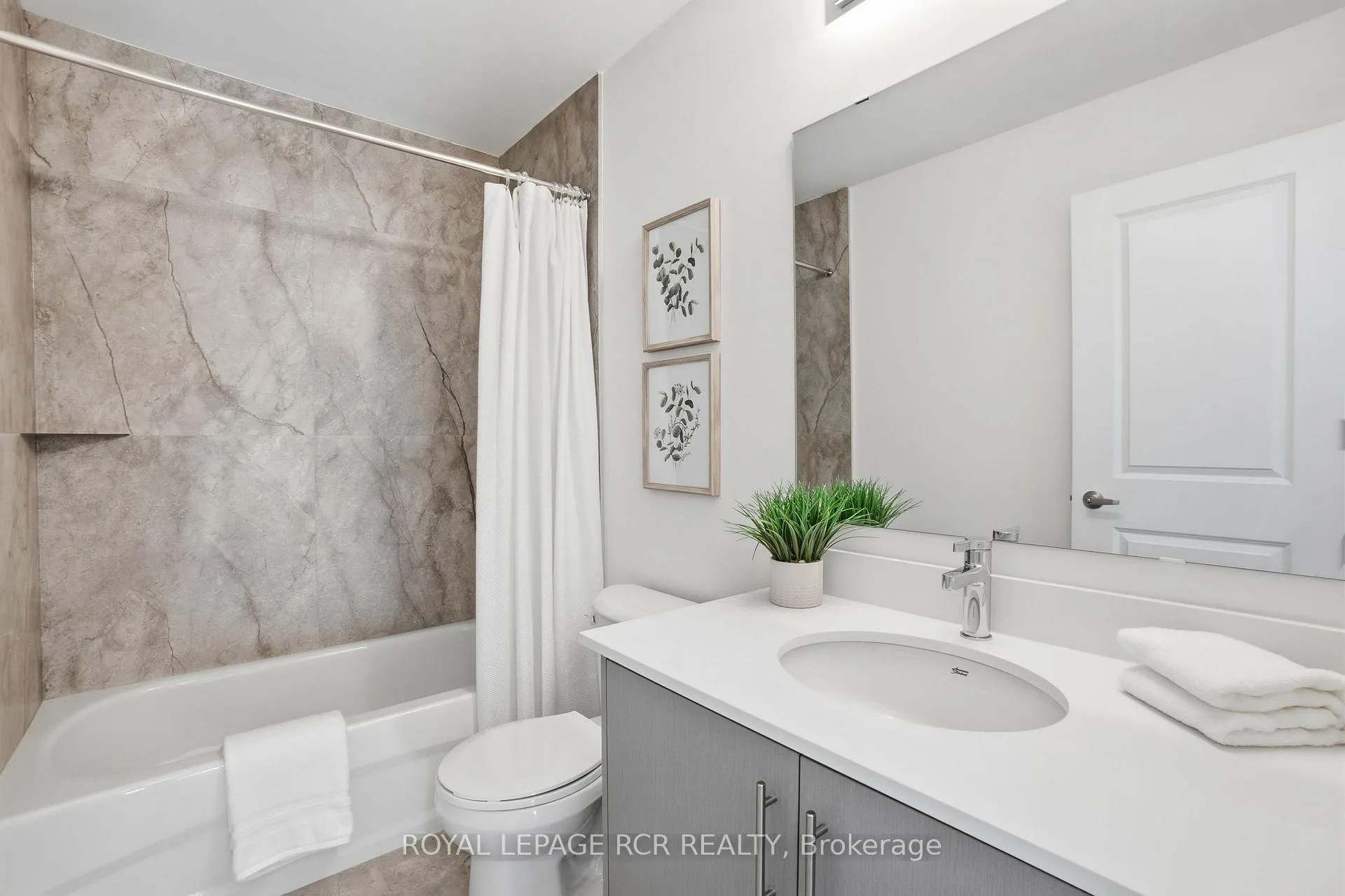 Photo 30 of 1350 Davis Loop, Innisfil, Lefroy — HOMEH