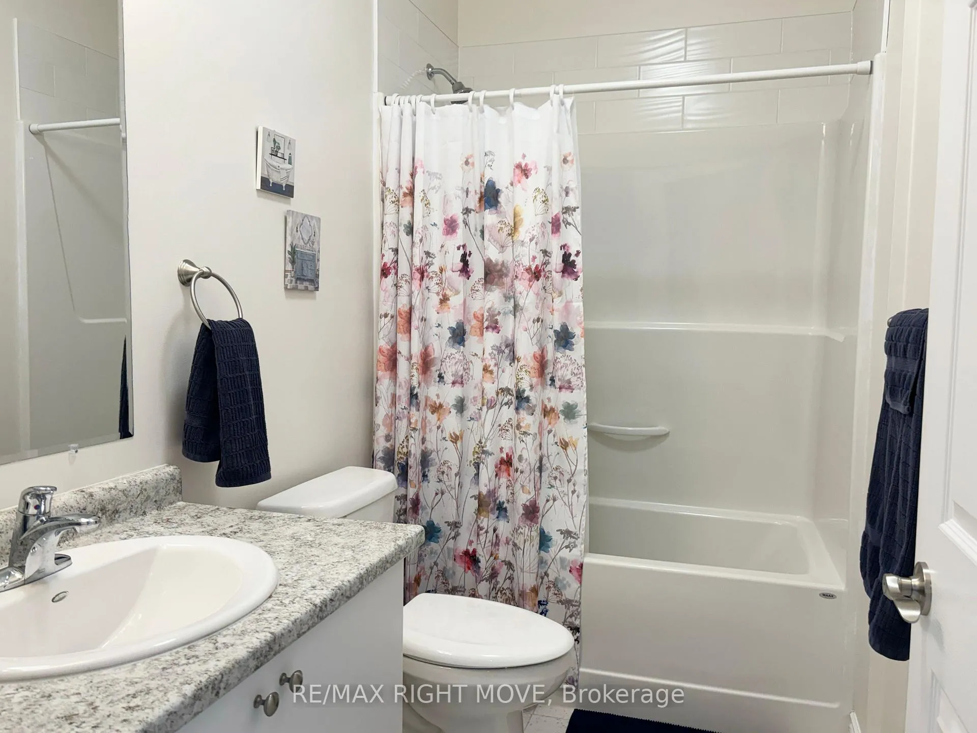 Photo 5 of 179 Lucy Lane, Orillia — HOMEH