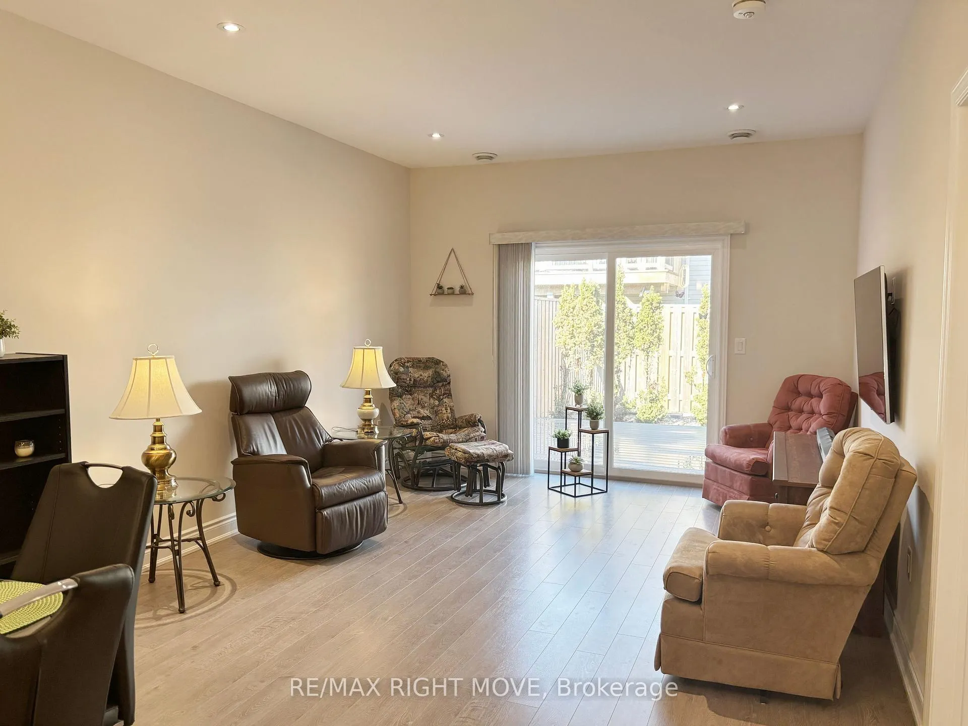 Photo 9 of 179 Lucy Lane, Orillia — HOMEH