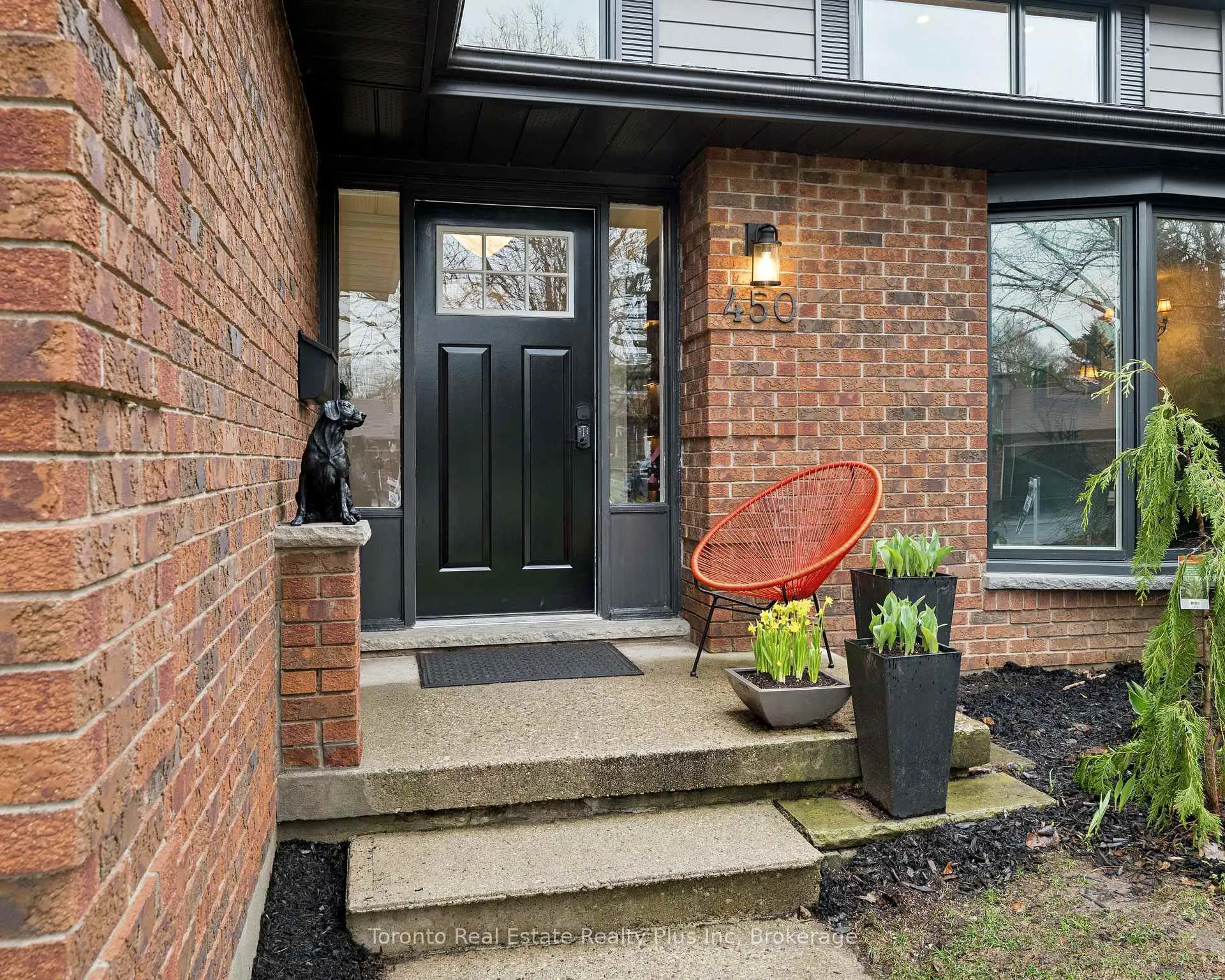 Photo 4 of 450 Winchester Drive, Waterloo — HOMEH