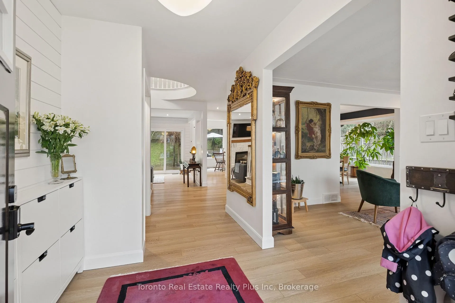 Photo 5 of 450 Winchester Drive, Waterloo — HOMEH