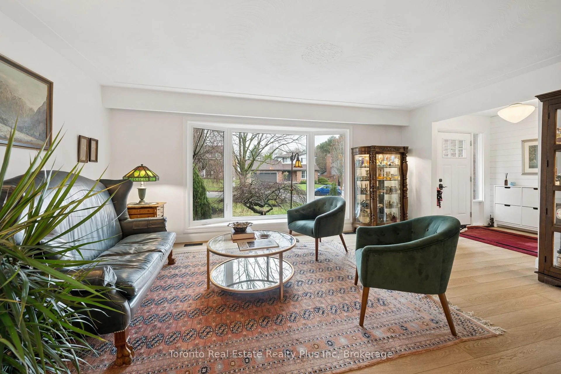 Photo 10 of 450 Winchester Drive, Waterloo — HOMEH