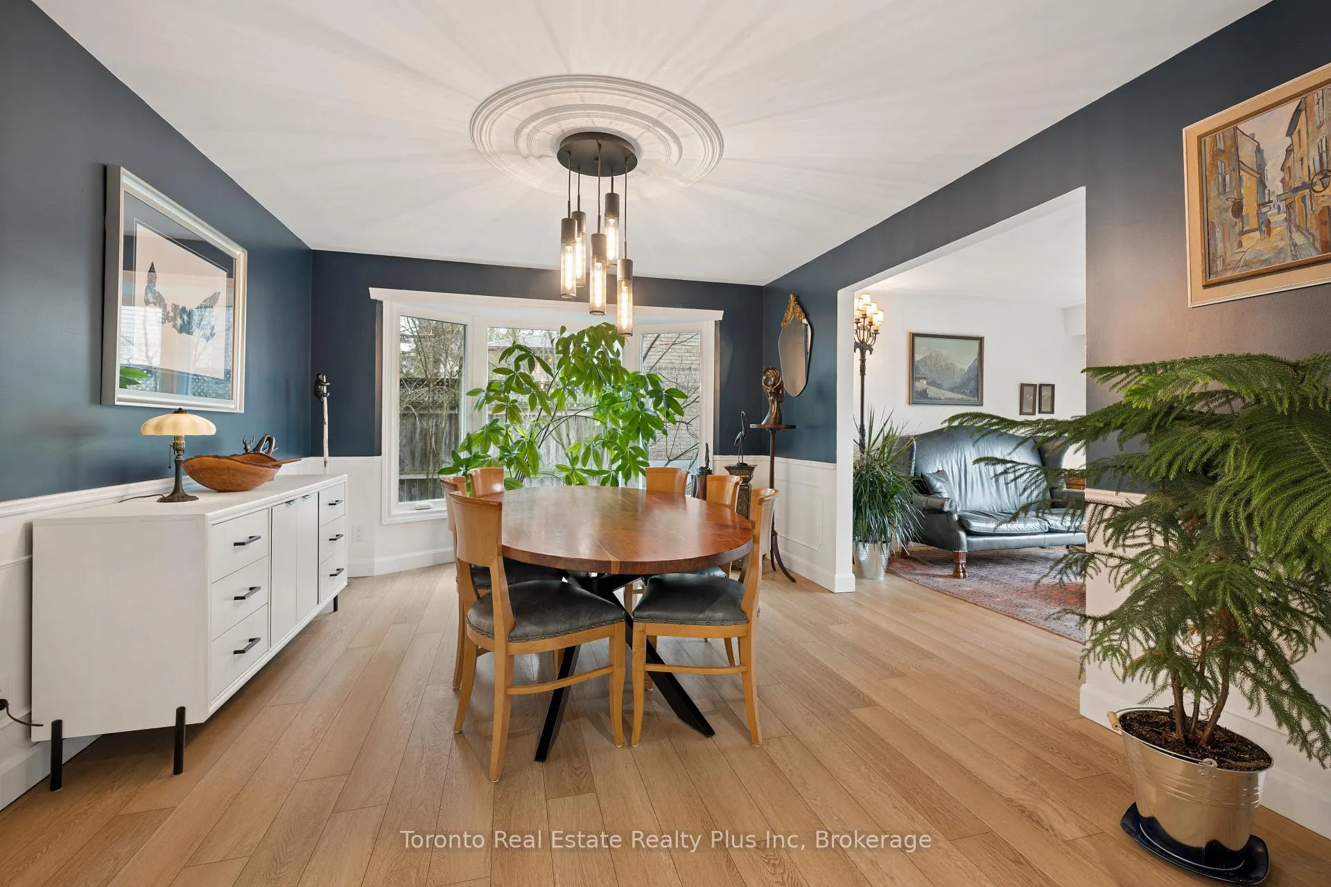 Photo 12 of 450 Winchester Drive, Waterloo — HOMEH