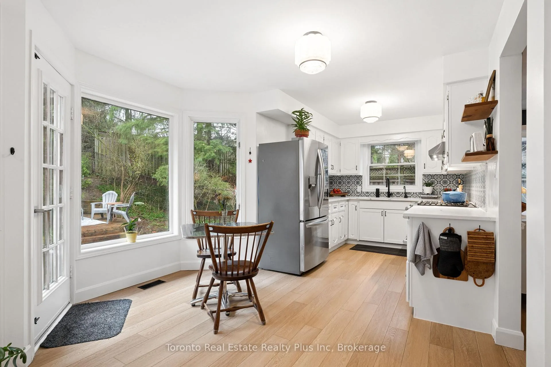 Photo 19 of 450 Winchester Drive, Waterloo — HOMEH