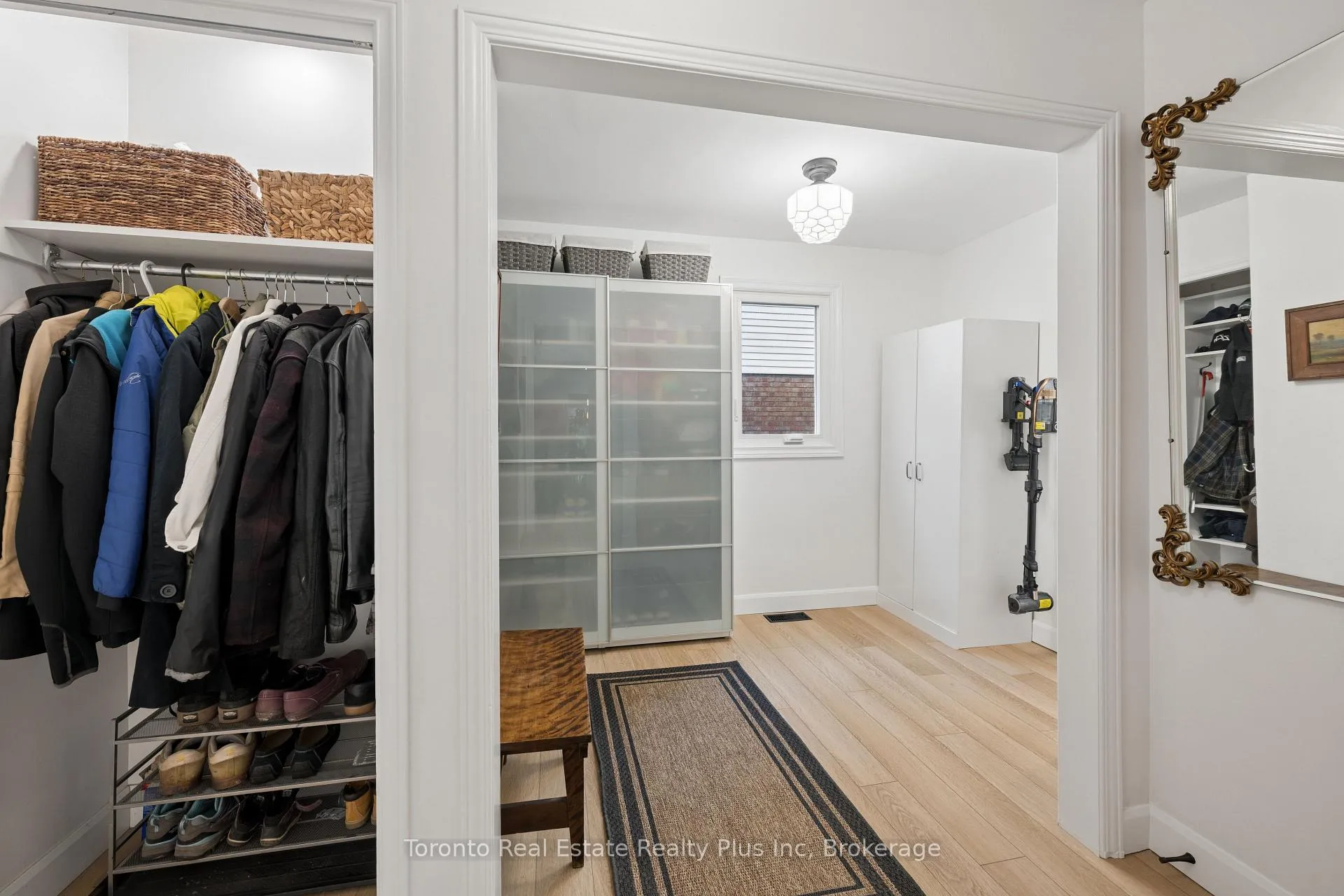 Photo 21 of 450 Winchester Drive, Waterloo — HOMEH