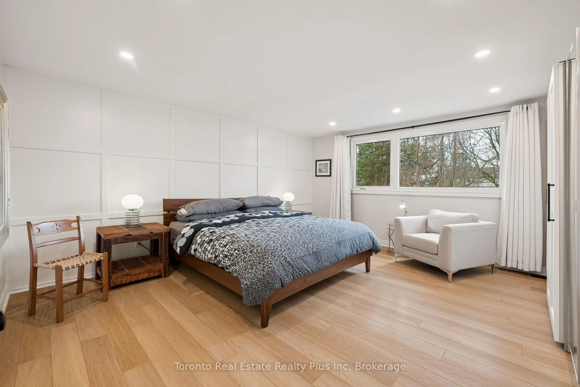 Photo 26 of 450 Winchester Drive, Waterloo — HOMEH