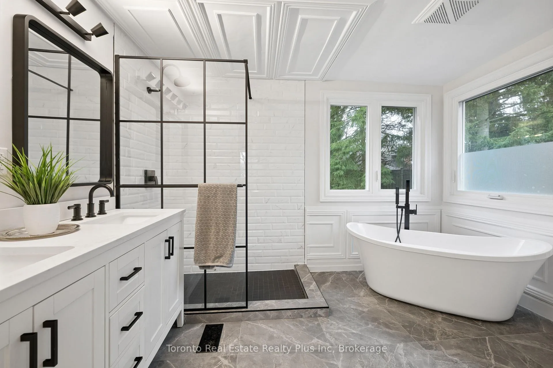 Photo 29 of 450 Winchester Drive, Waterloo — HOMEH