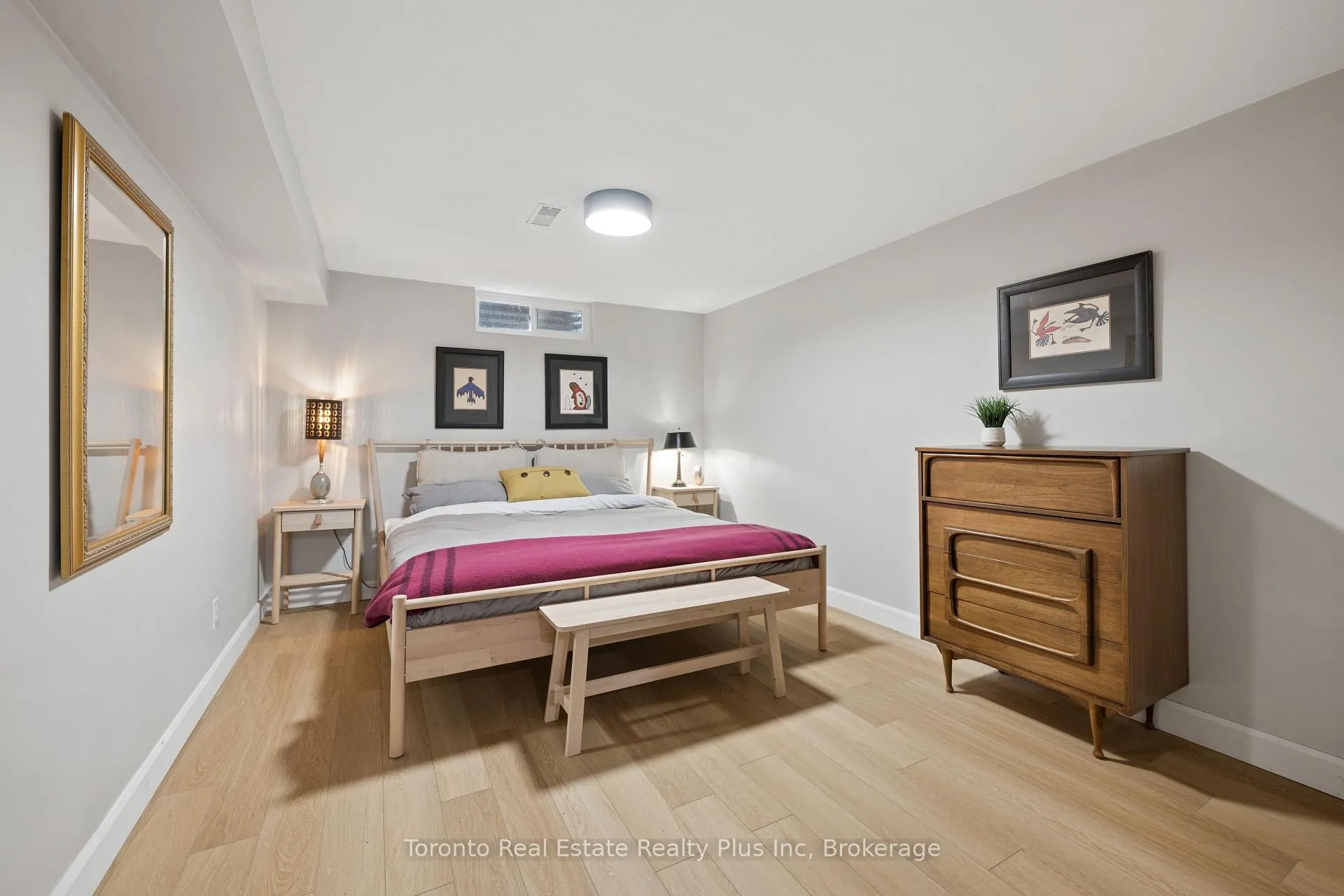 Photo 42 of 450 Winchester Drive, Waterloo — HOMEH