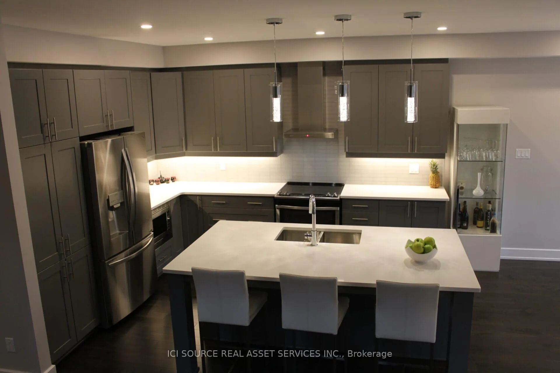 Photo 3 of 333 Lysander Place, Ottawa, CFB Rockcliffe and Area — HOMEH