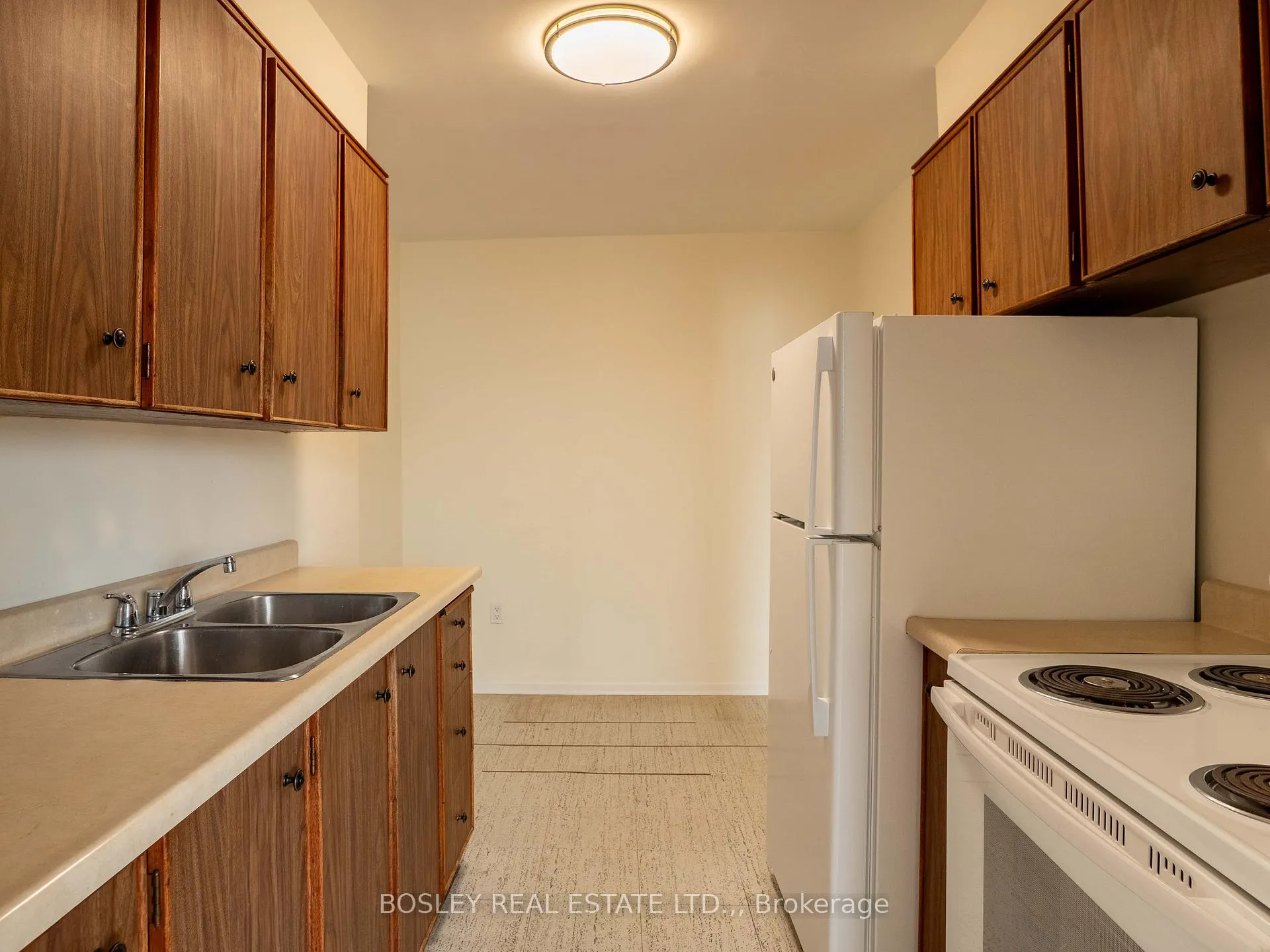 Photo 7 of Unit 8, 15 Towering Heights Boulevard, St. Catharines, Glendale/Glenridge — HOMEH