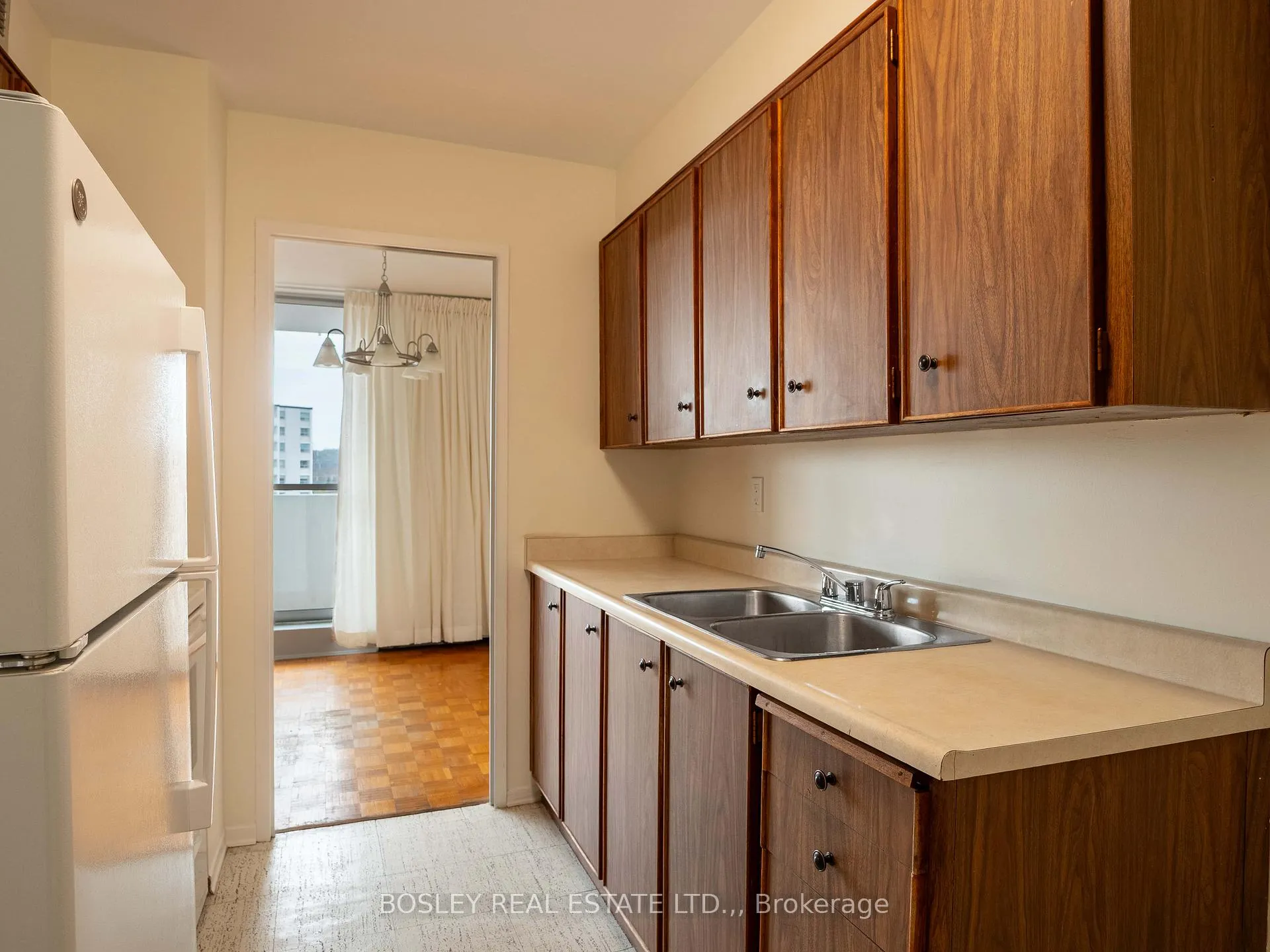 Photo 8 of Unit 8, 15 Towering Heights Boulevard, St. Catharines, Glendale/Glenridge — HOMEH