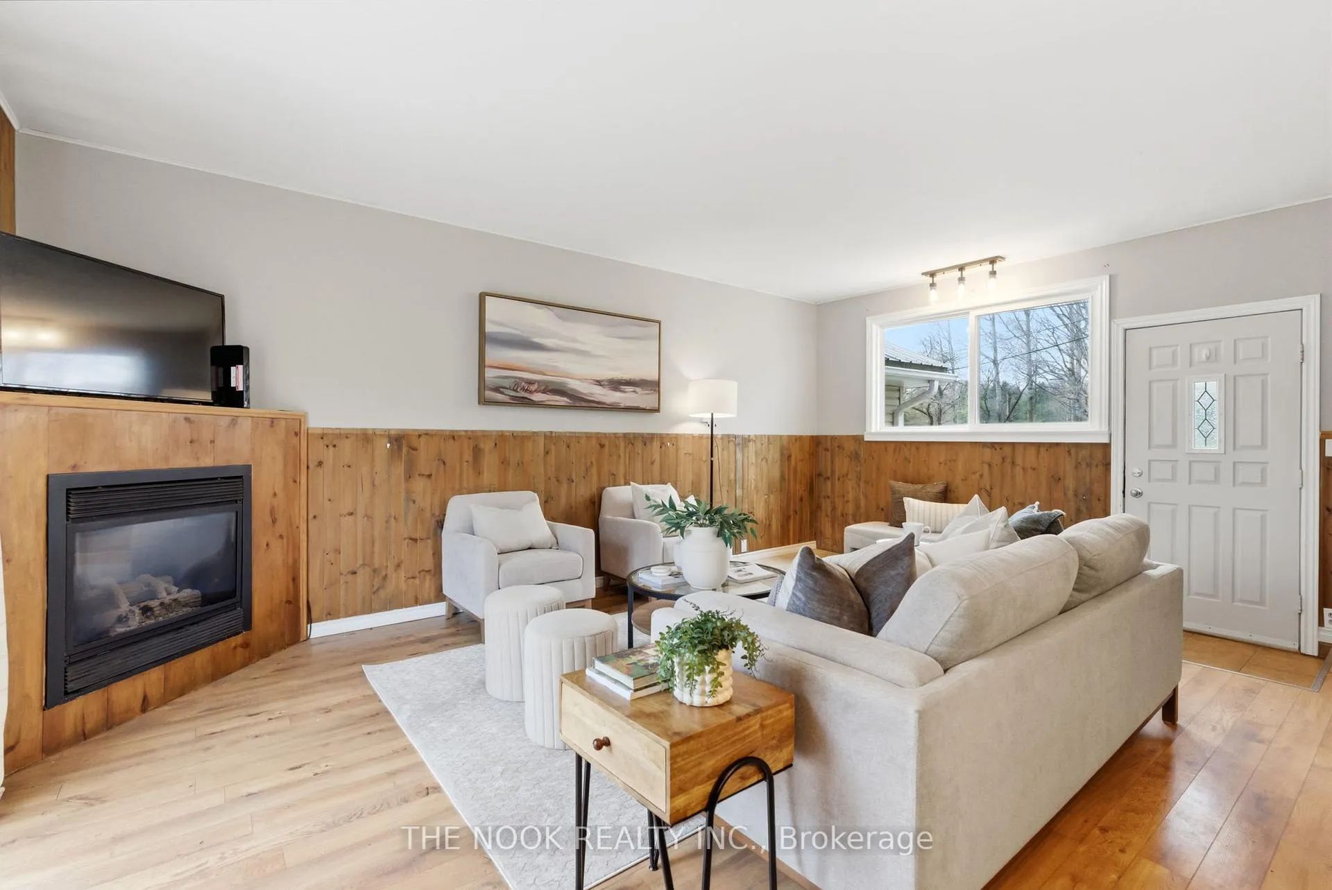 Photo 5 of 3824 Trulls Road, Clarington, Courtice — HOMEH
