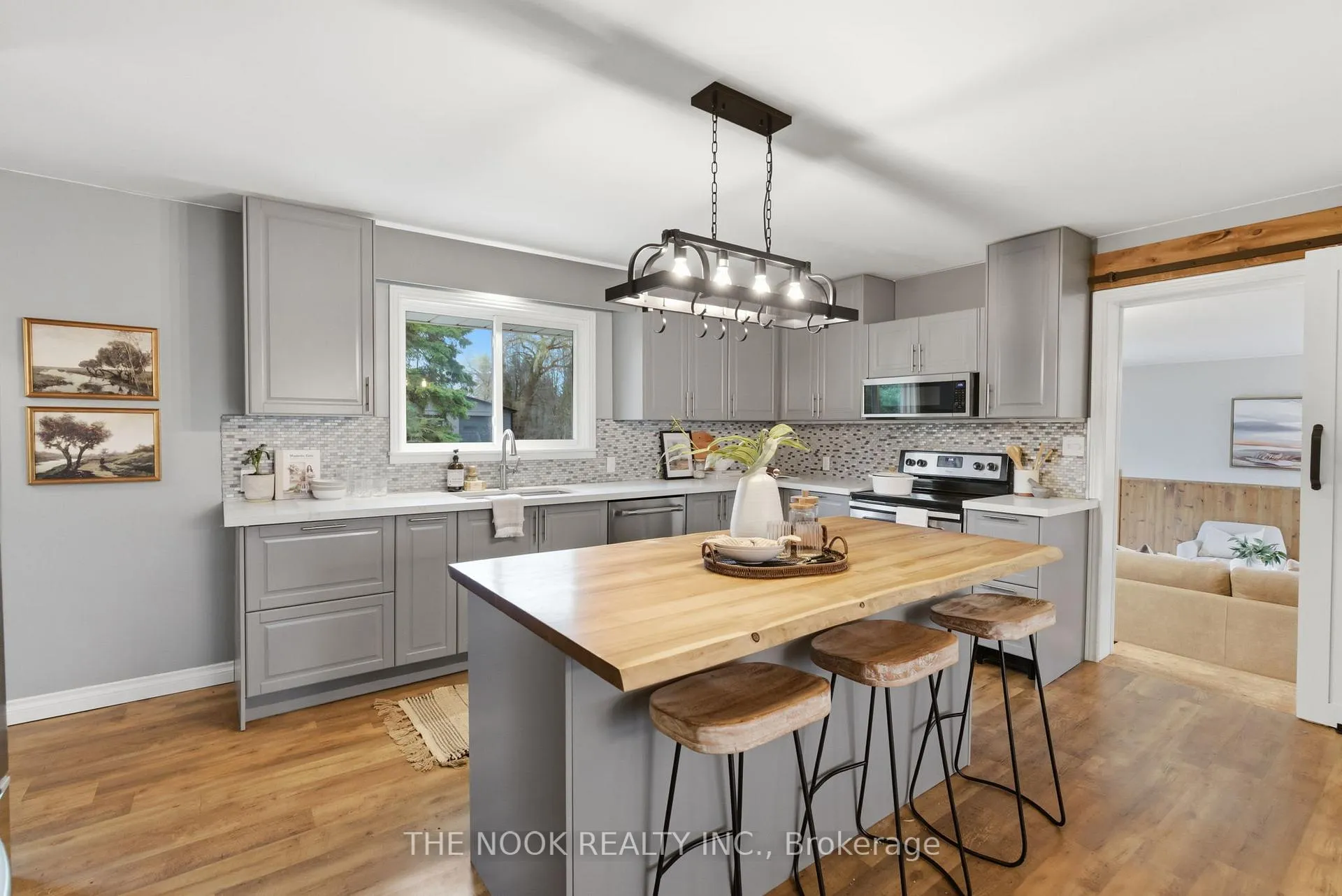 Photo 8 of 3824 Trulls Road, Clarington, Courtice — HOMEH