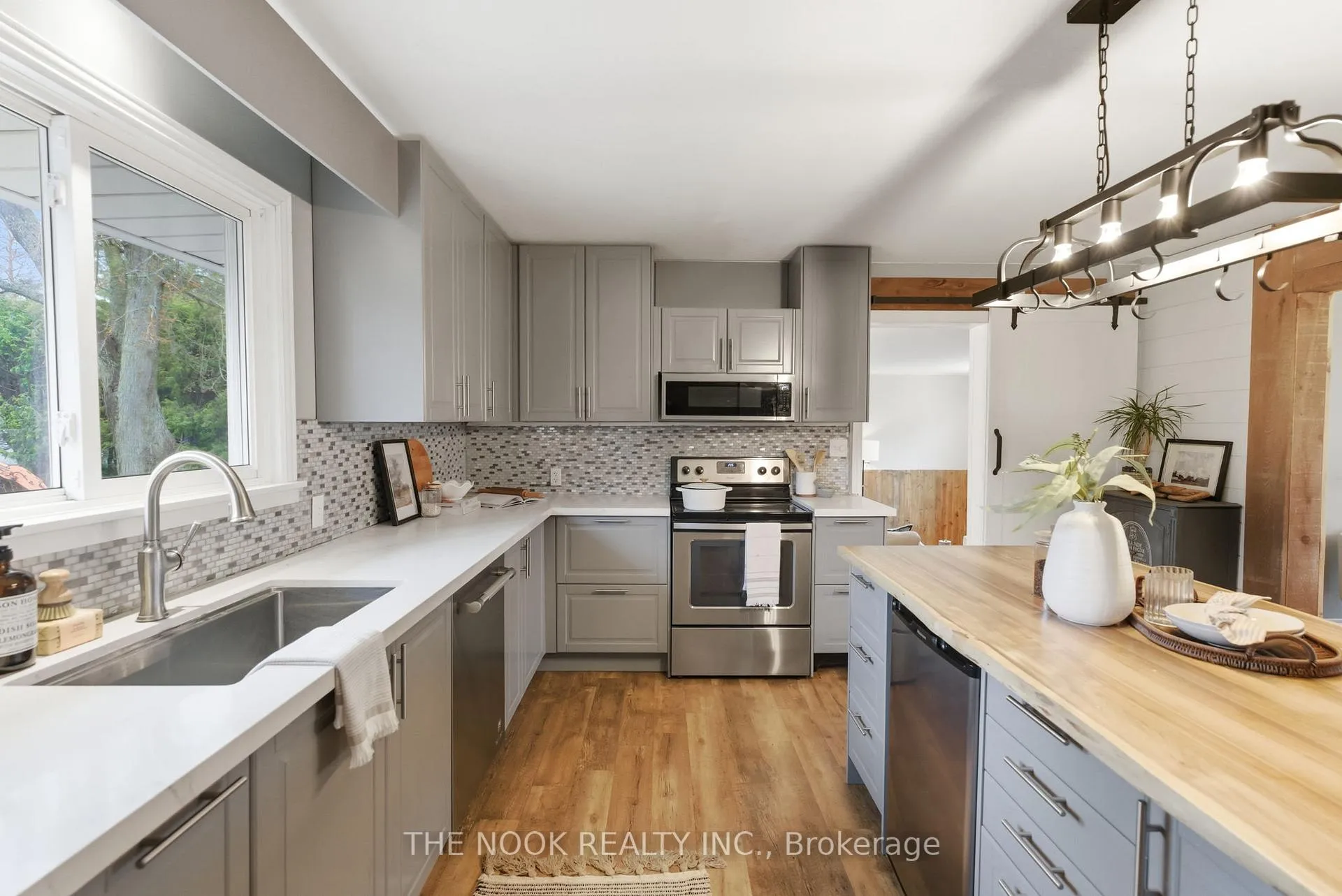 Photo 9 of 3824 Trulls Road, Clarington, Courtice — HOMEH