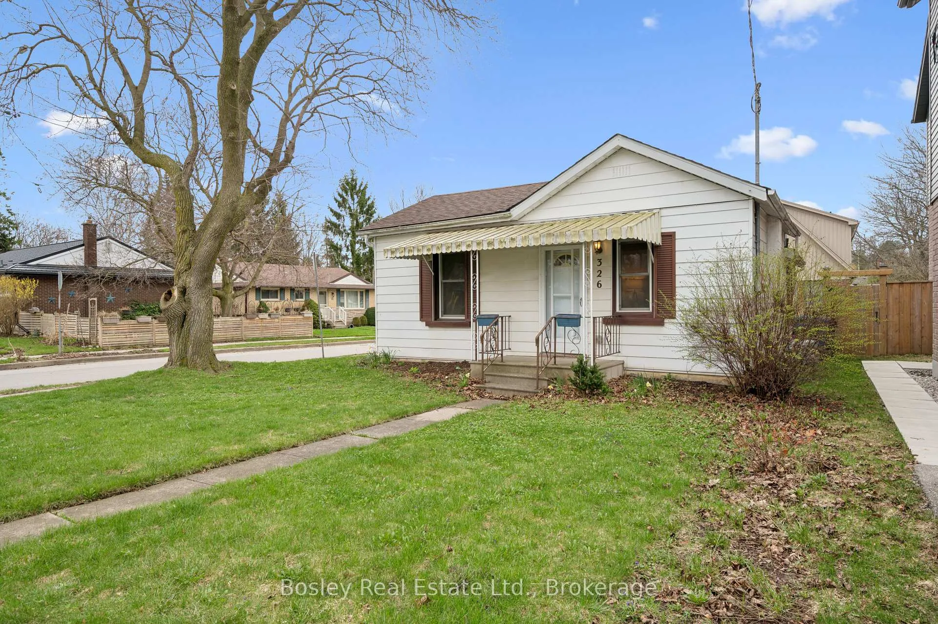 Photo 3 of 326 Exhibition Street, Guelph, Exhibition Park — HOMEH