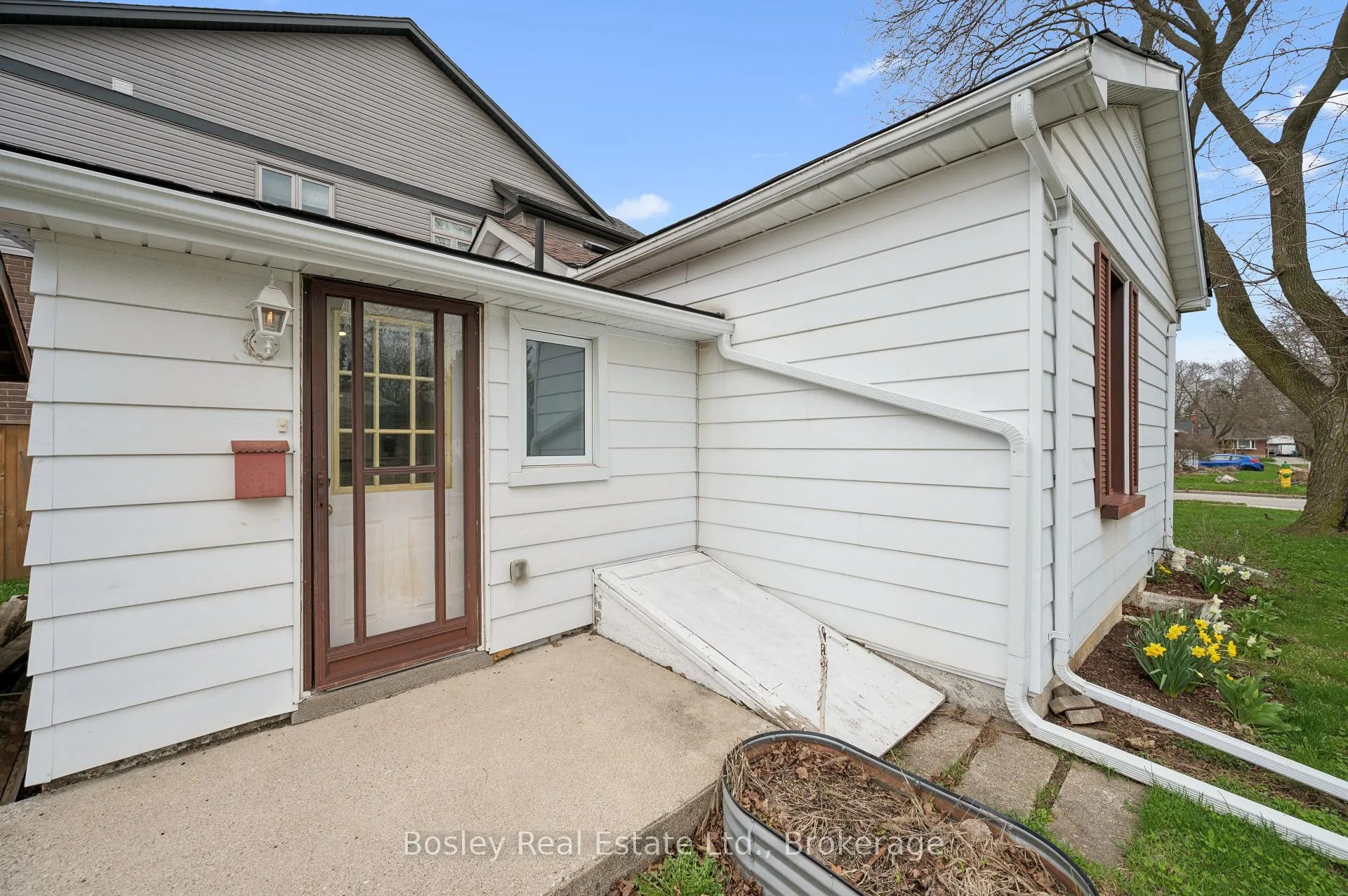 Photo 8 of 326 Exhibition Street, Guelph, Exhibition Park — HOMEH
