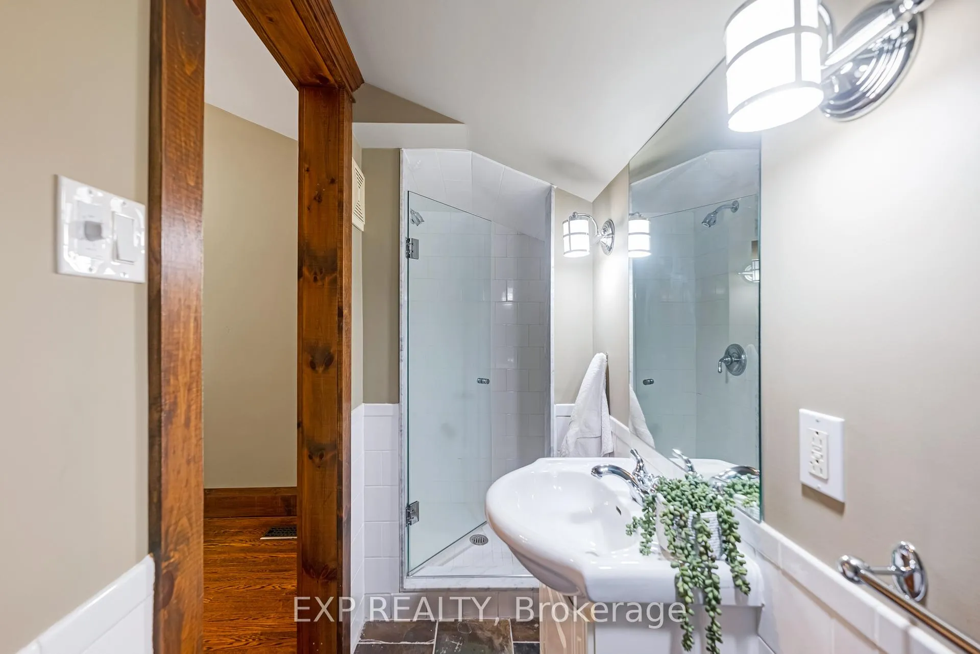 Photo 33 of 18340 Bathurst Street, King, Rural King — HOMEH