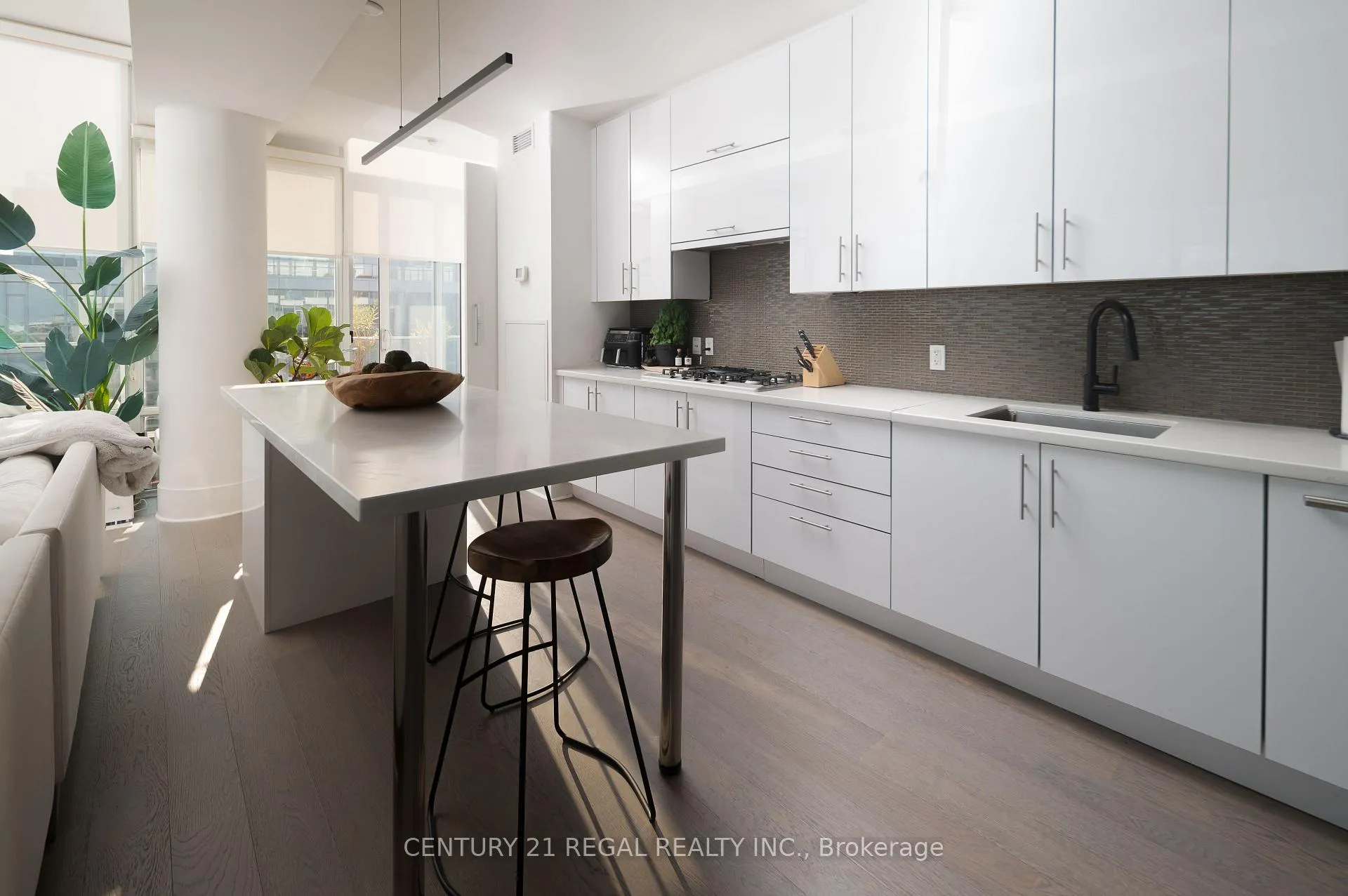 Photo 7 of Unit 1014, 29 Queens Quay E, Toronto, Waterfront Communities — HOMEH