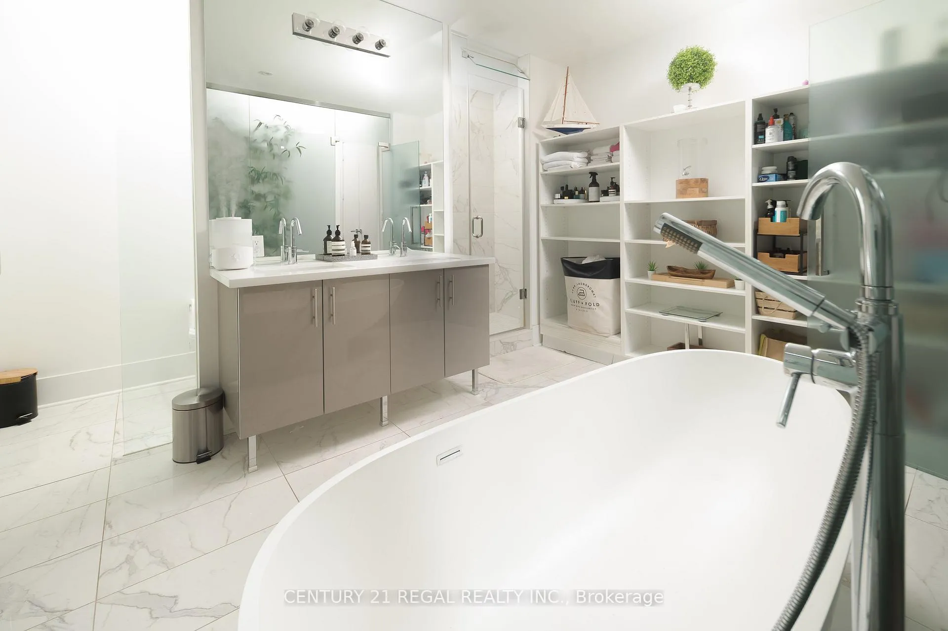 Photo 14 of Unit 1014, 29 Queens Quay E, Toronto, Waterfront Communities — HOMEH