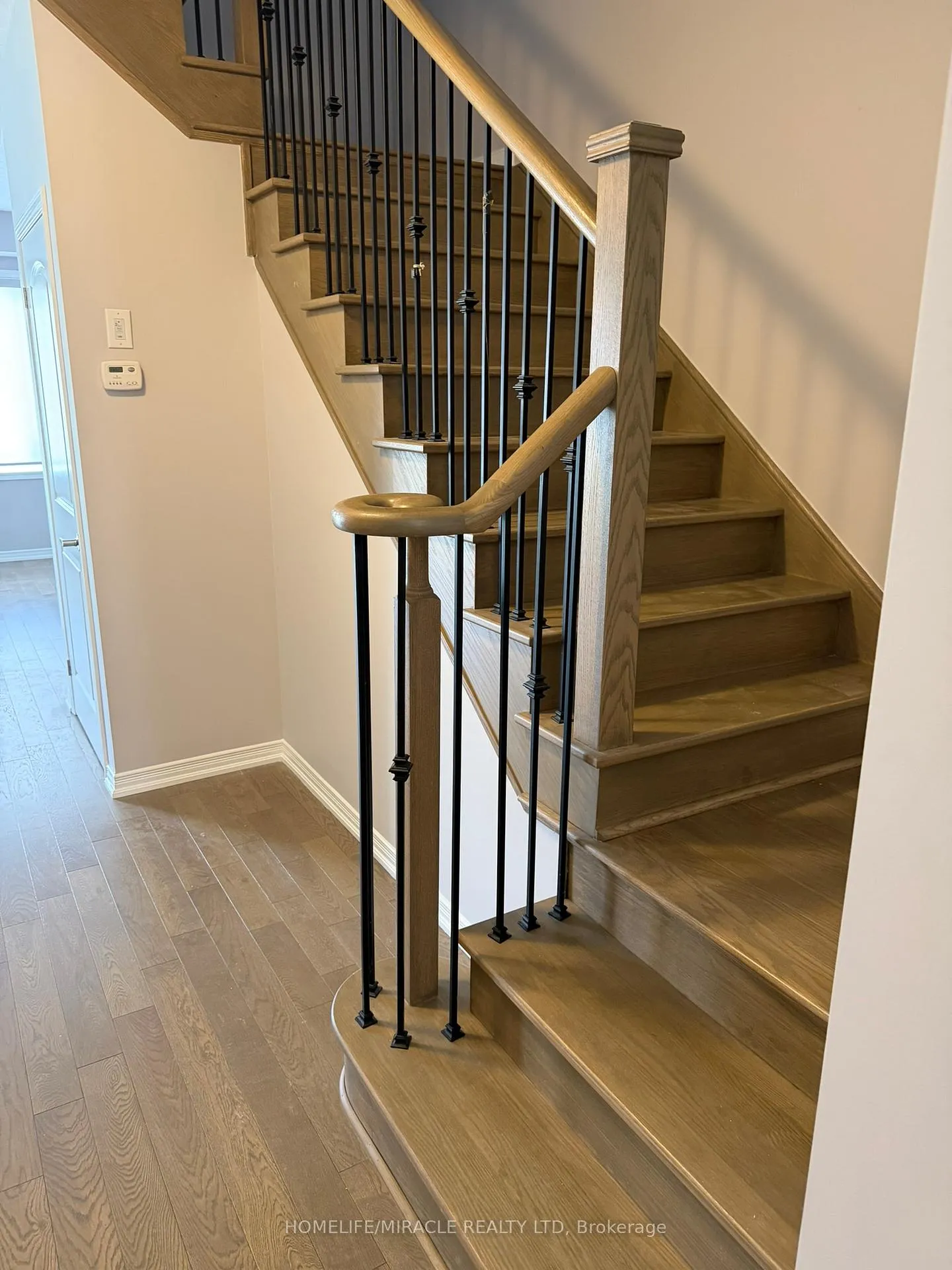 Photo 9 of Unit 31, 8273 Tulip Tree Drive, Niagara Falls, Brown — HOMEH