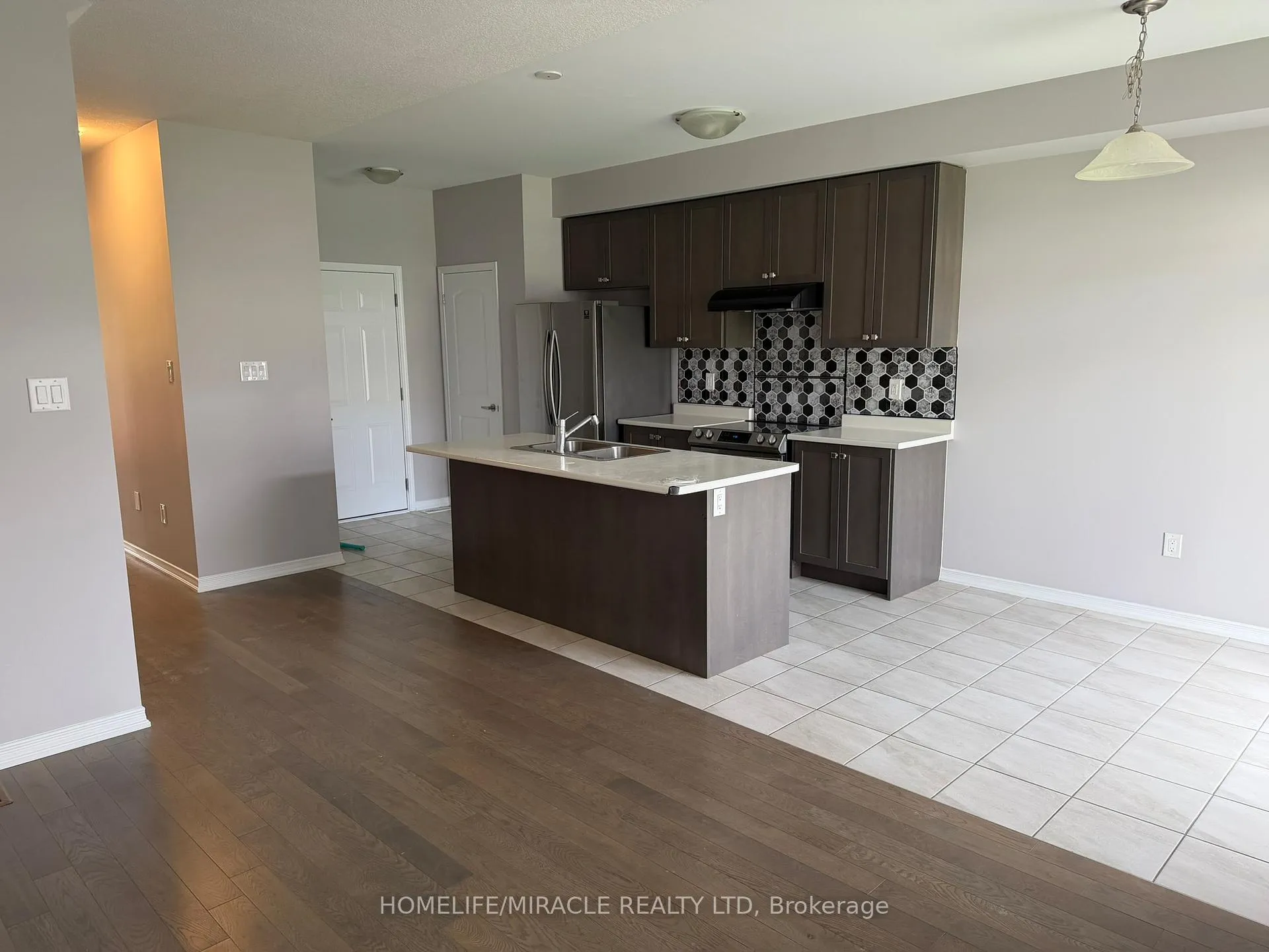 Photo 12 of Unit 31, 8273 Tulip Tree Drive, Niagara Falls, Brown — HOMEH