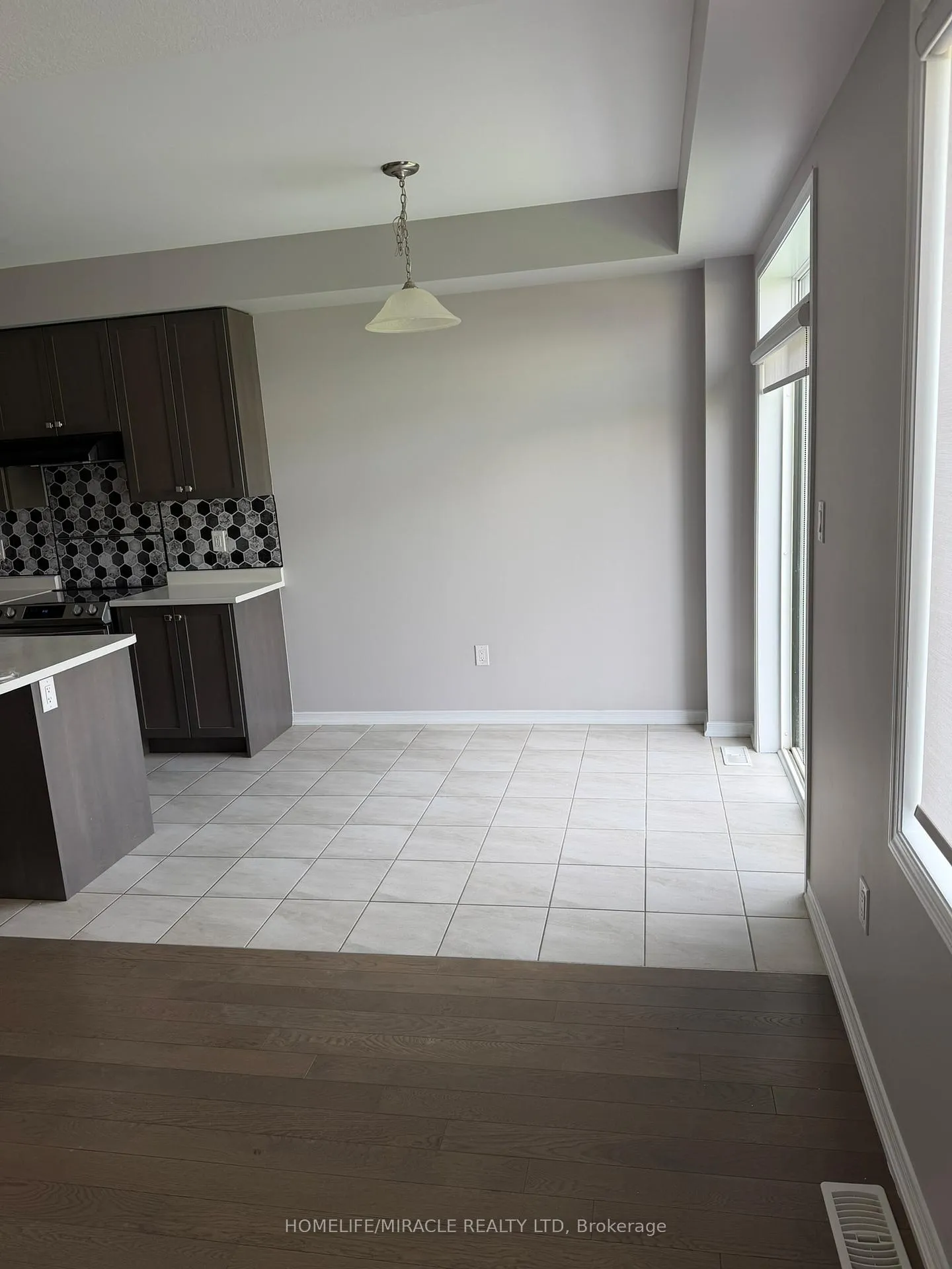 Photo 18 of Unit 31, 8273 Tulip Tree Drive, Niagara Falls, Brown — HOMEH