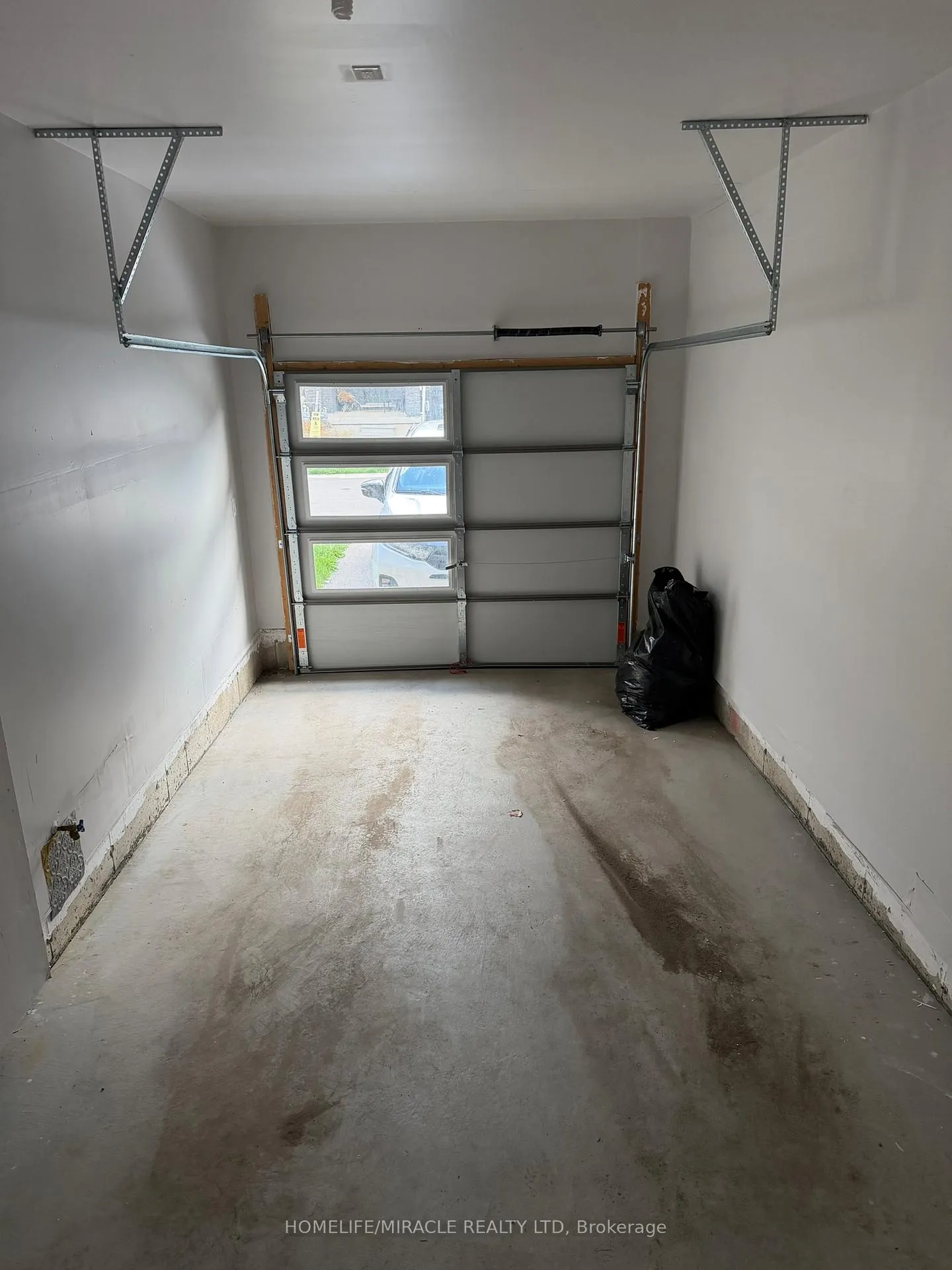 Photo 37 of Unit 31, 8273 Tulip Tree Drive, Niagara Falls, Brown — HOMEH