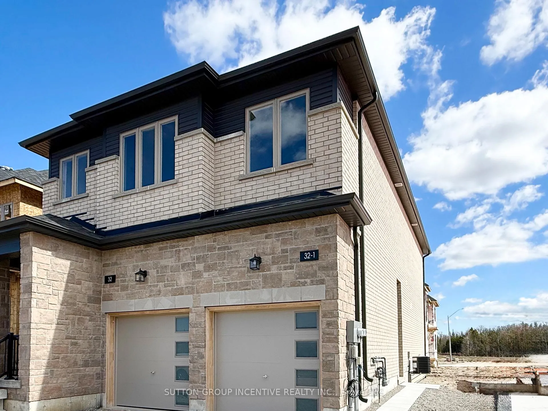 Photo 1 of Unit 2, 32 Winery Way, Barrie, Rural Barrie Southeast — HOMEH