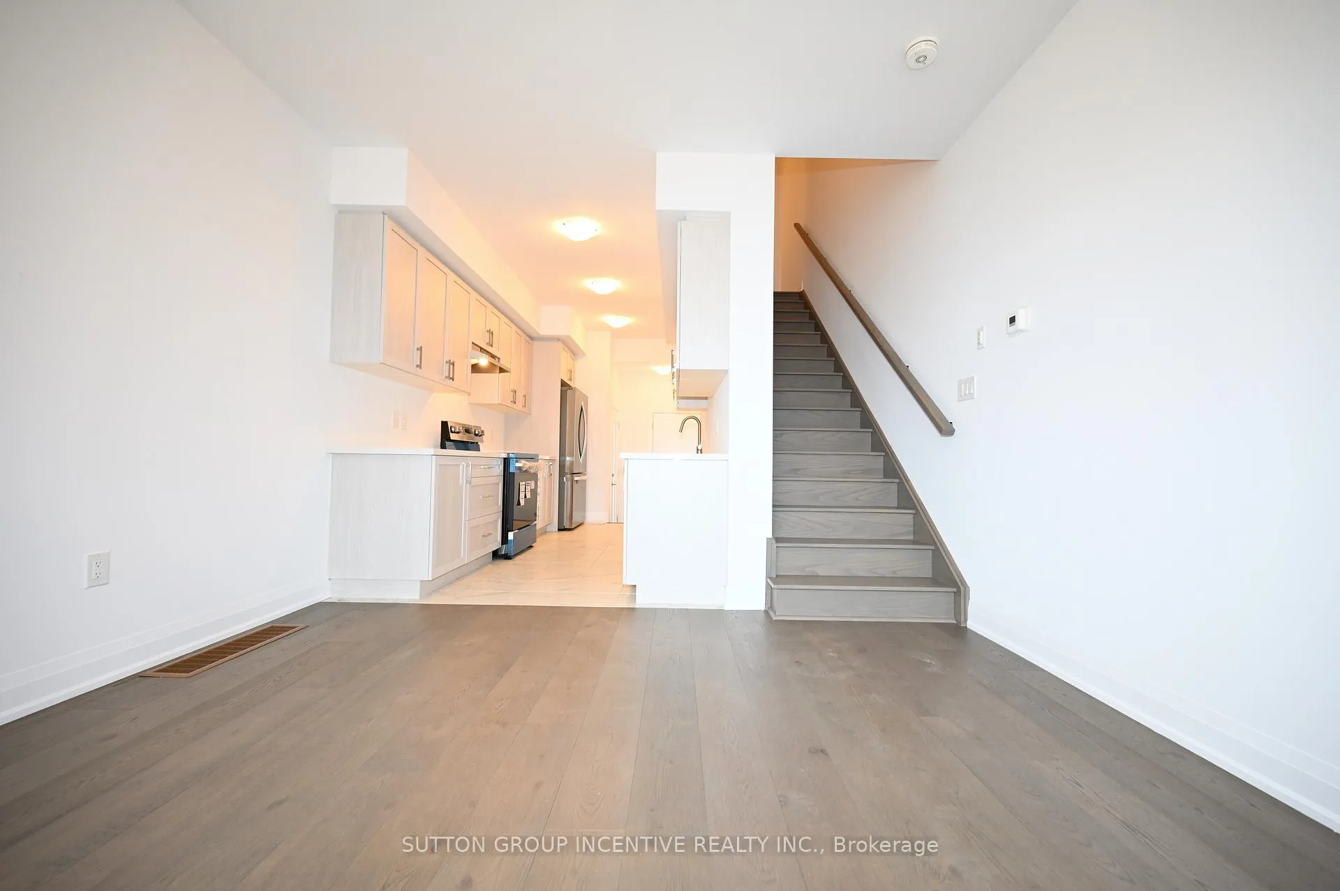Photo 6 of Unit 2, 32 Winery Way, Barrie, Rural Barrie Southeast — HOMEH