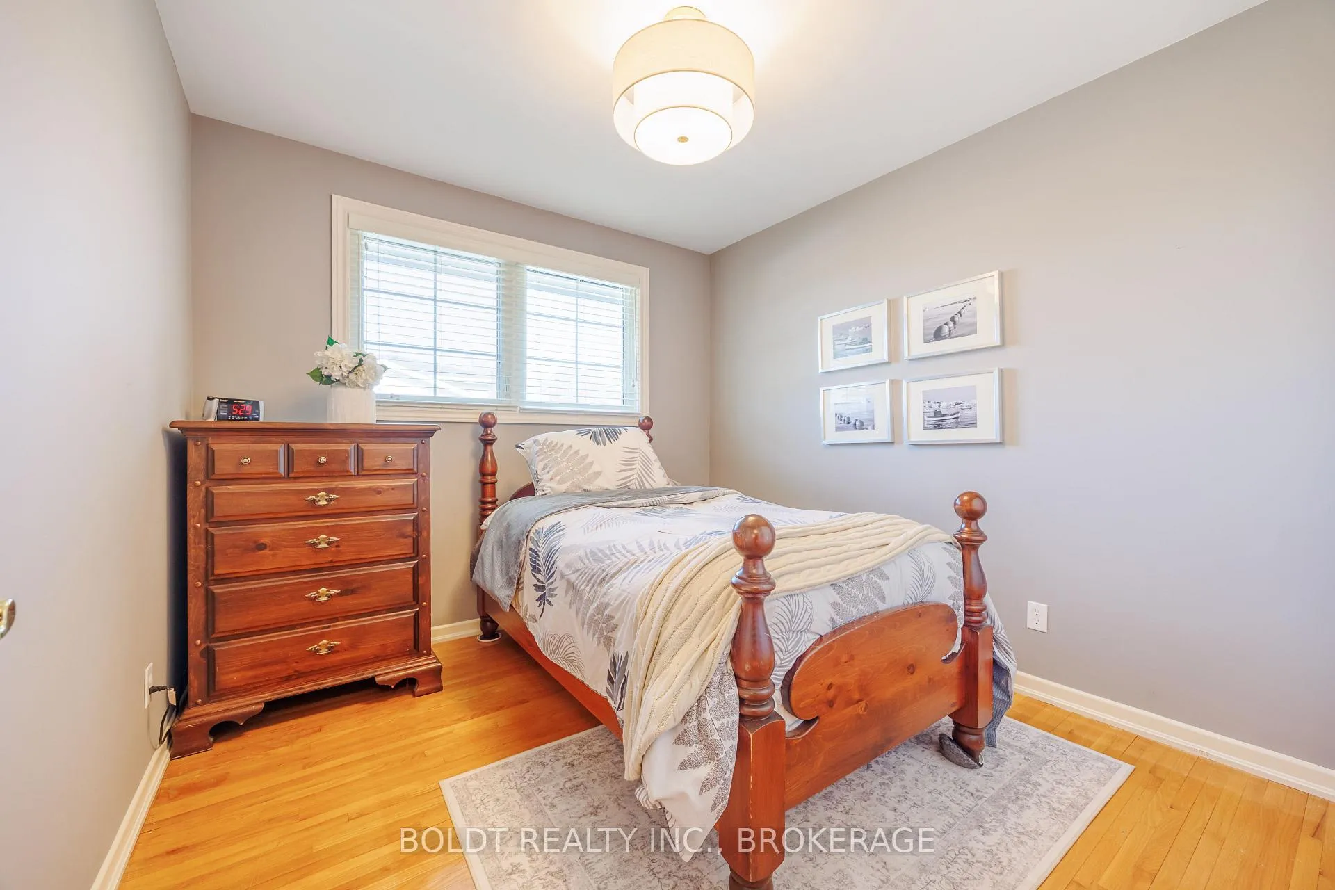 Photo 13 of 24 Mississauga Road, St. Catharines, Lakeshore — HOMEH