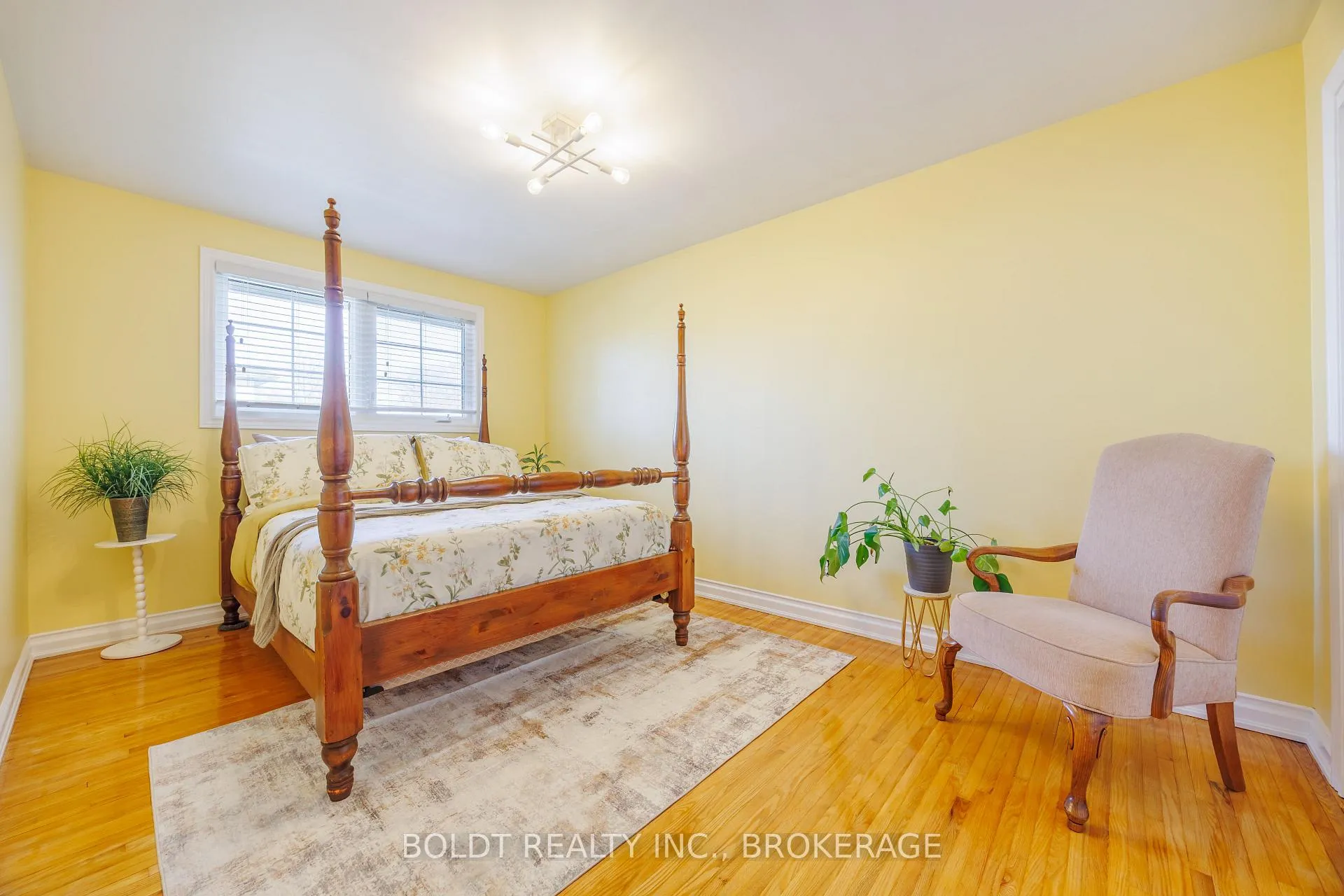 Photo 15 of 24 Mississauga Road, St. Catharines, Lakeshore — HOMEH