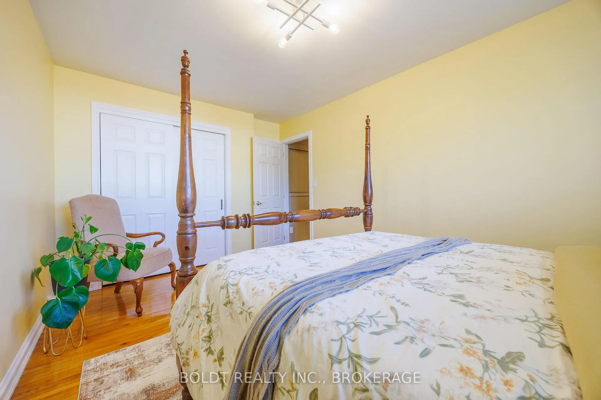 Photo 16 of 24 Mississauga Road, St. Catharines, Lakeshore — HOMEH