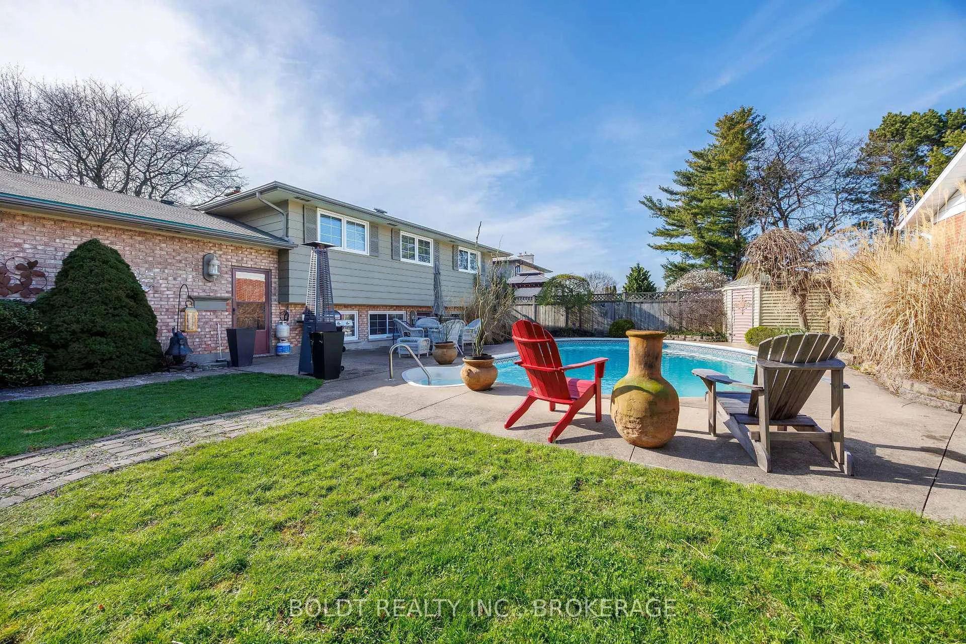 Photo 26 of 24 Mississauga Road, St. Catharines, Lakeshore — HOMEH