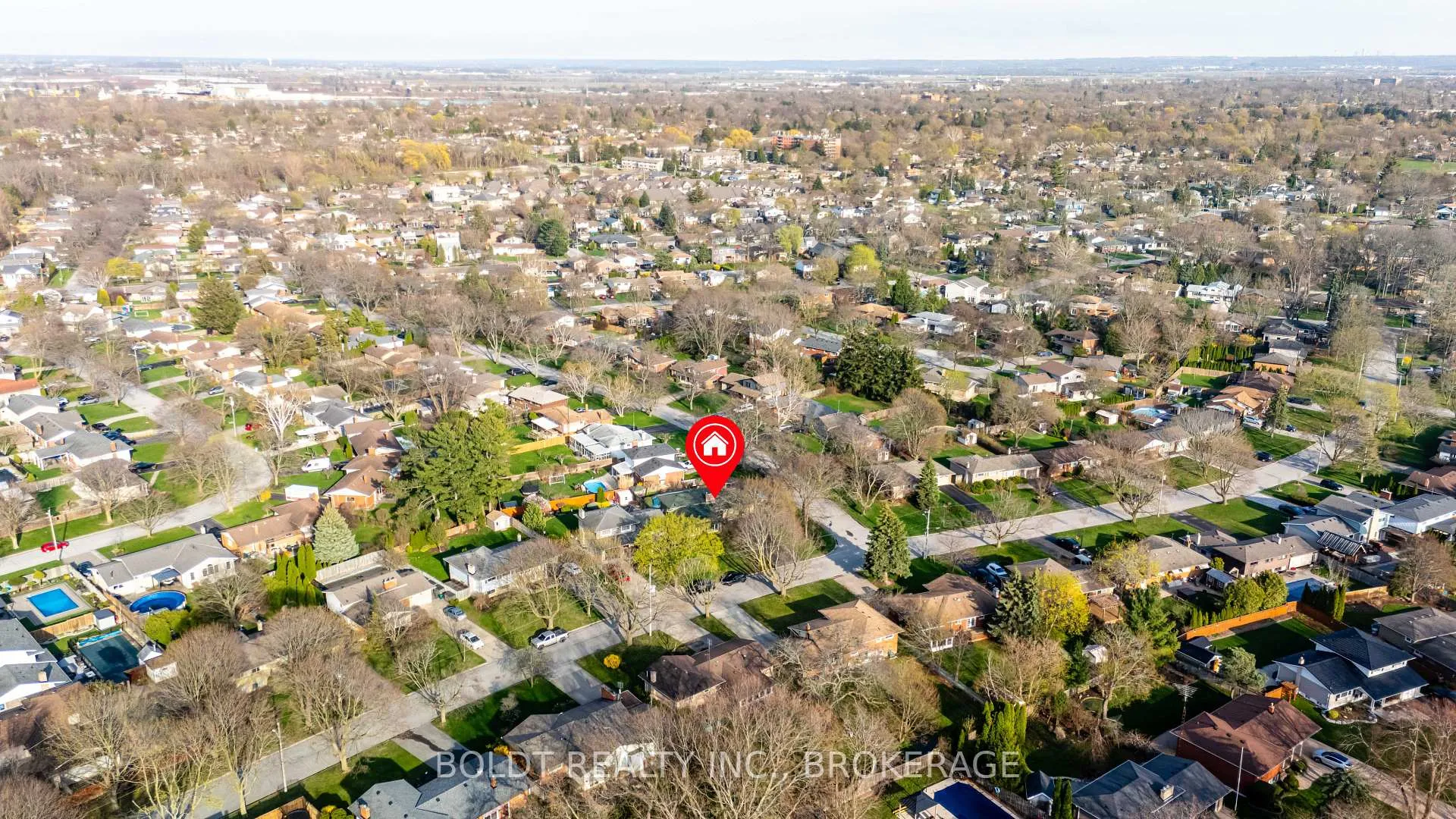 Photo 31 of 24 Mississauga Road, St. Catharines, Lakeshore — HOMEH