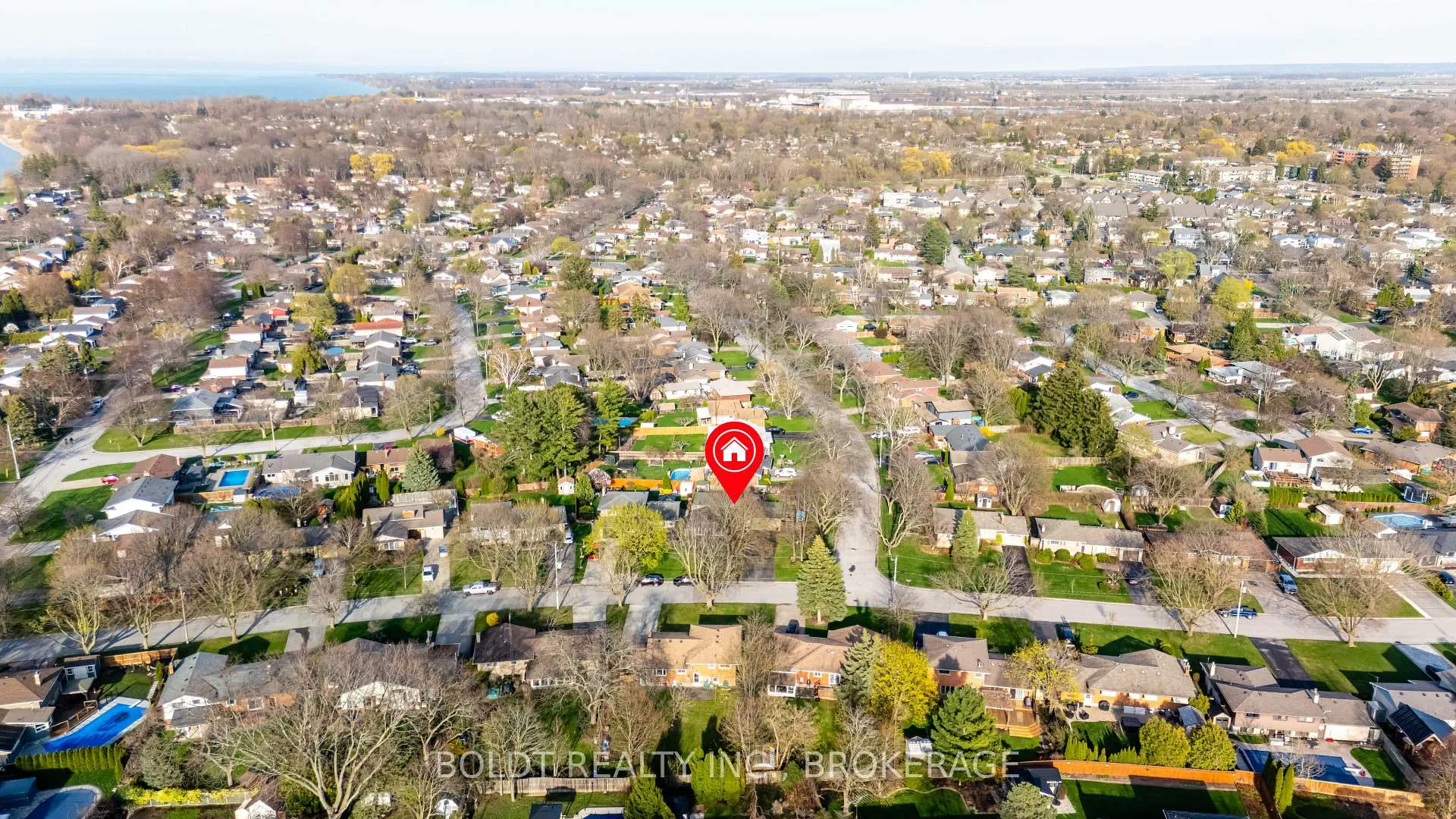Photo 32 of 24 Mississauga Road, St. Catharines, Lakeshore — HOMEH