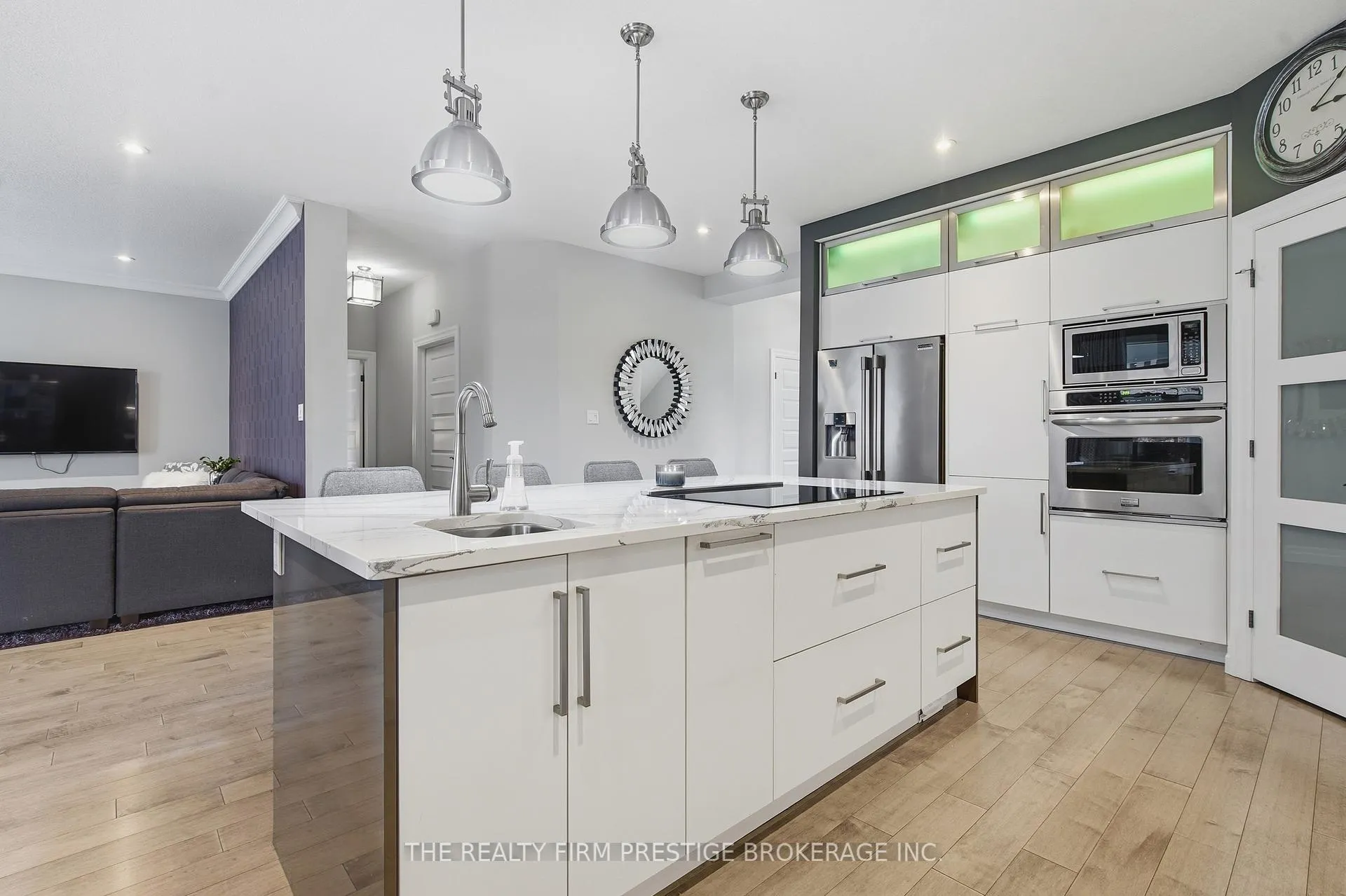 Photo 10 of 1104 Coates Lane, London, North S — HOMEH