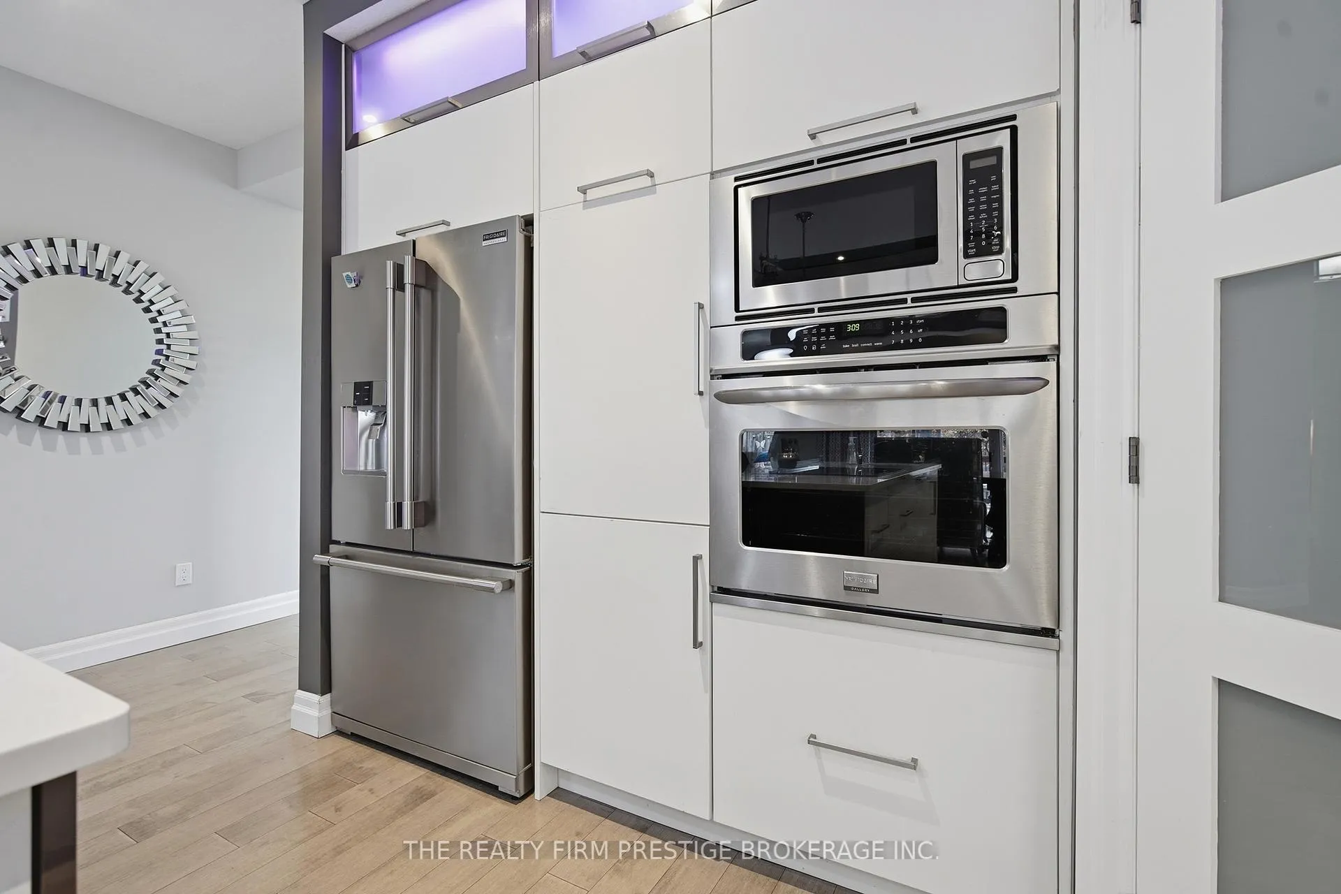 Photo 11 of 1104 Coates Lane, London, North S — HOMEH