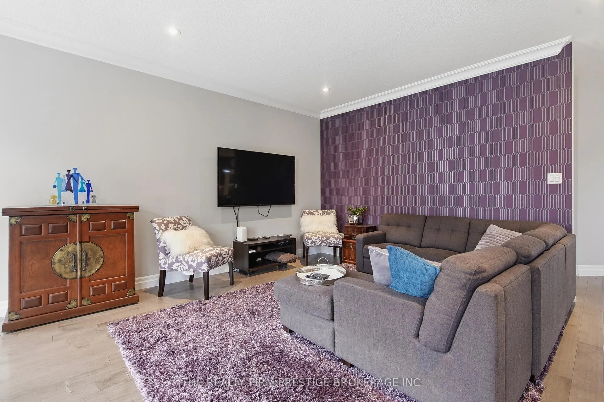 Photo 14 of 1104 Coates Lane, London, North S — HOMEH