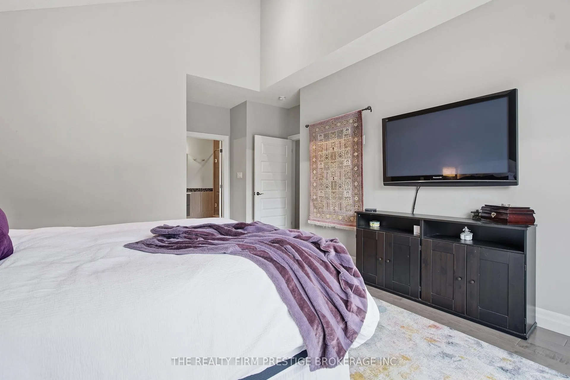 Photo 17 of 1104 Coates Lane, London, North S — HOMEH