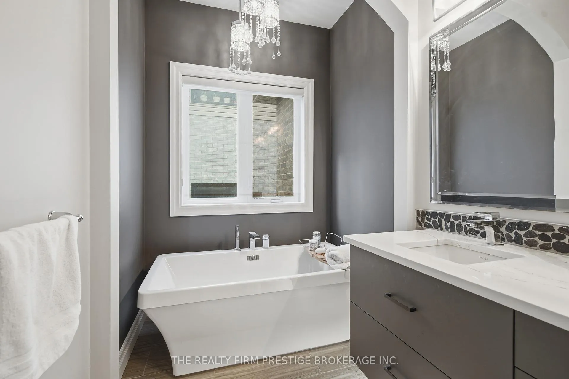 Photo 20 of 1104 Coates Lane, London, North S — HOMEH
