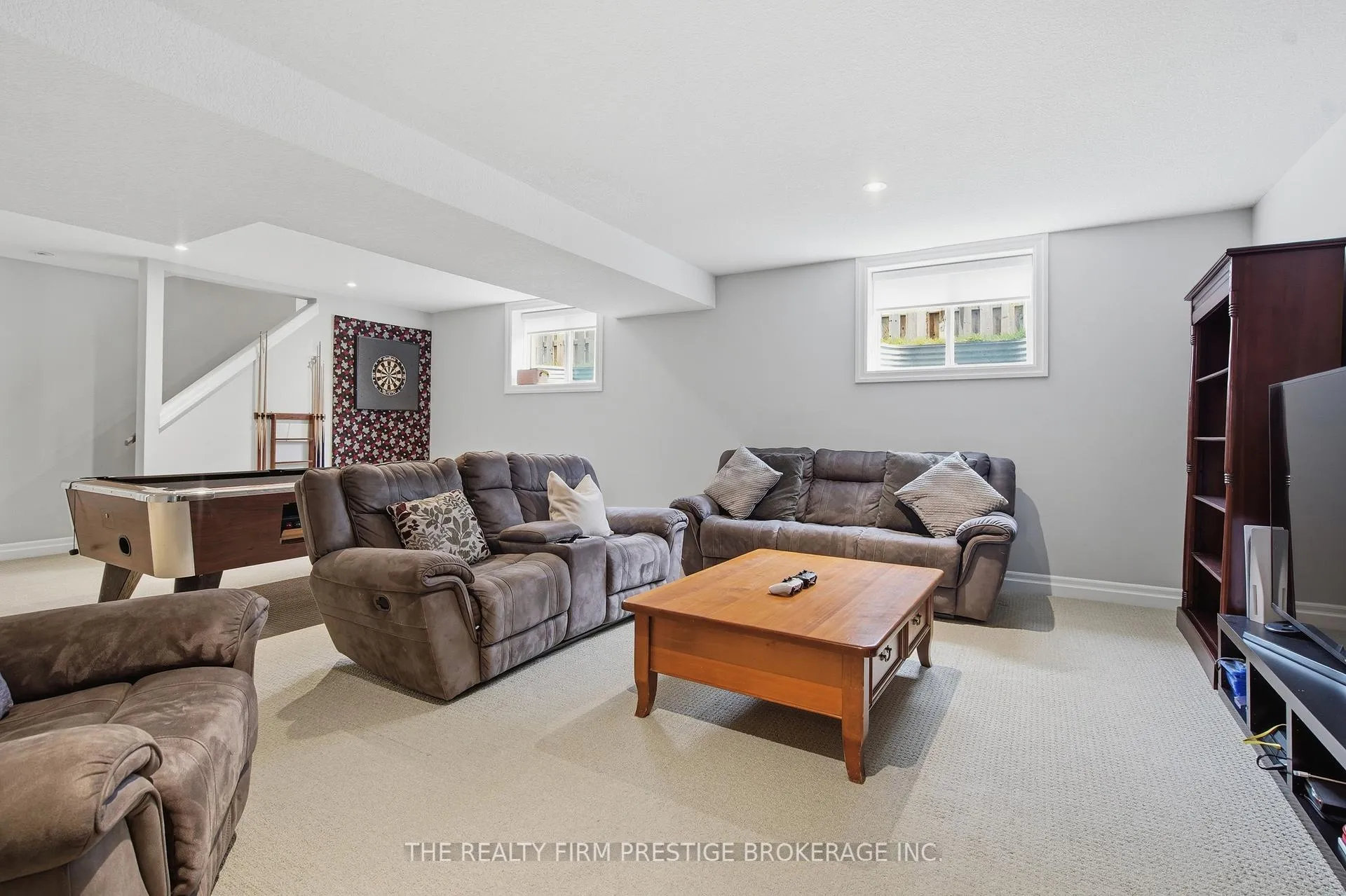 Photo 38 of 1104 Coates Lane, London, North S — HOMEH