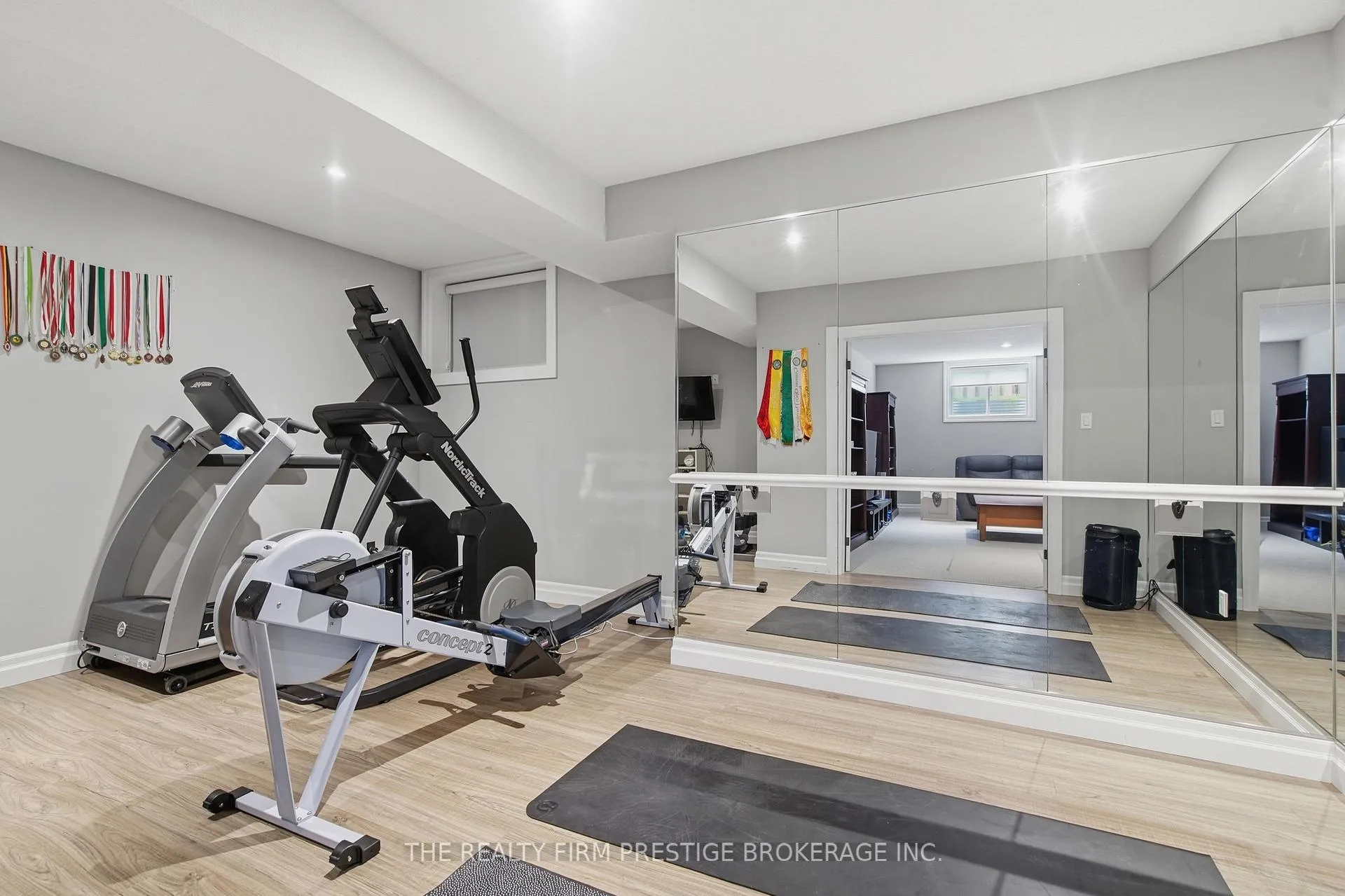 Photo 39 of 1104 Coates Lane, London, North S — HOMEH