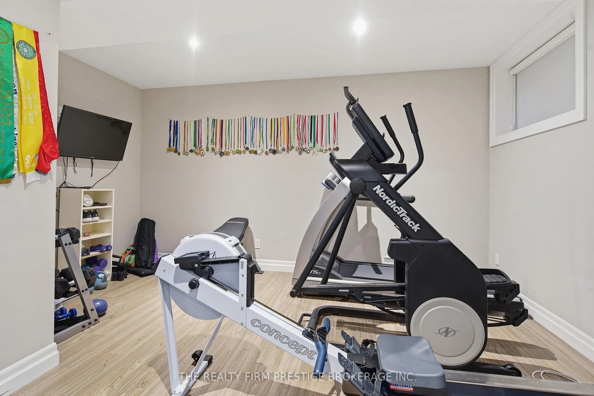 Photo 40 of 1104 Coates Lane, London, North S — HOMEH