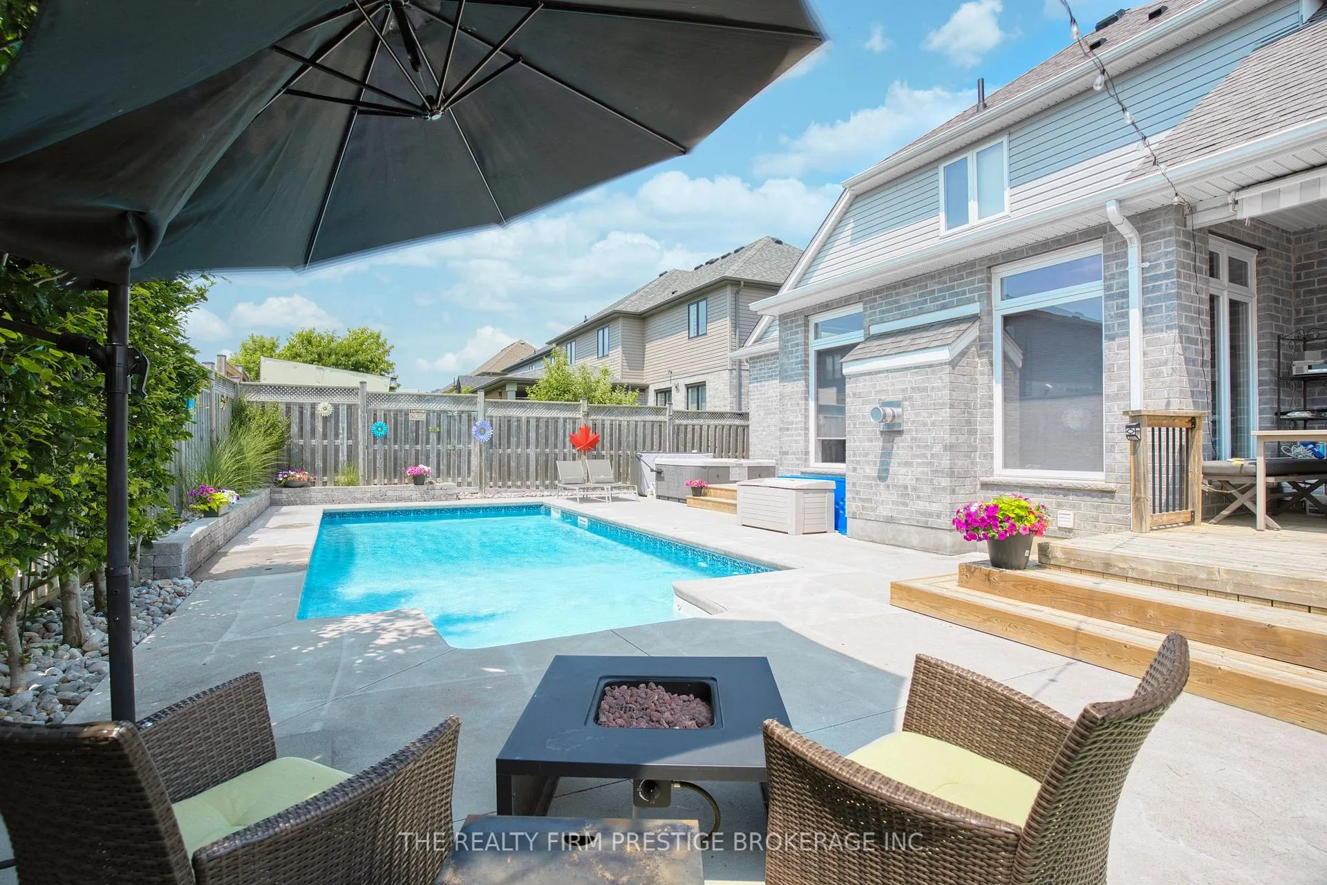 Photo 47 of 1104 Coates Lane, London, North S — HOMEH