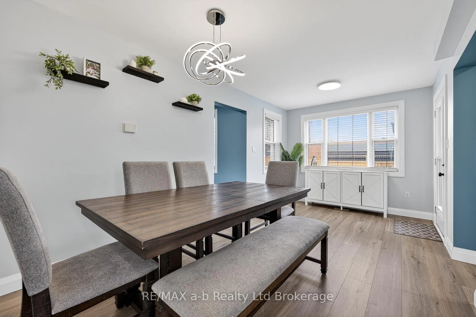 Photo 6 of 346 Riverview Drive, Strathroy-Caradoc, NE — HOMEH