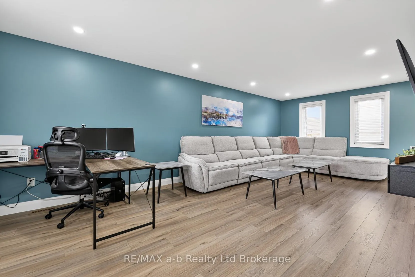 Photo 8 of 346 Riverview Drive, Strathroy-Caradoc, NE — HOMEH