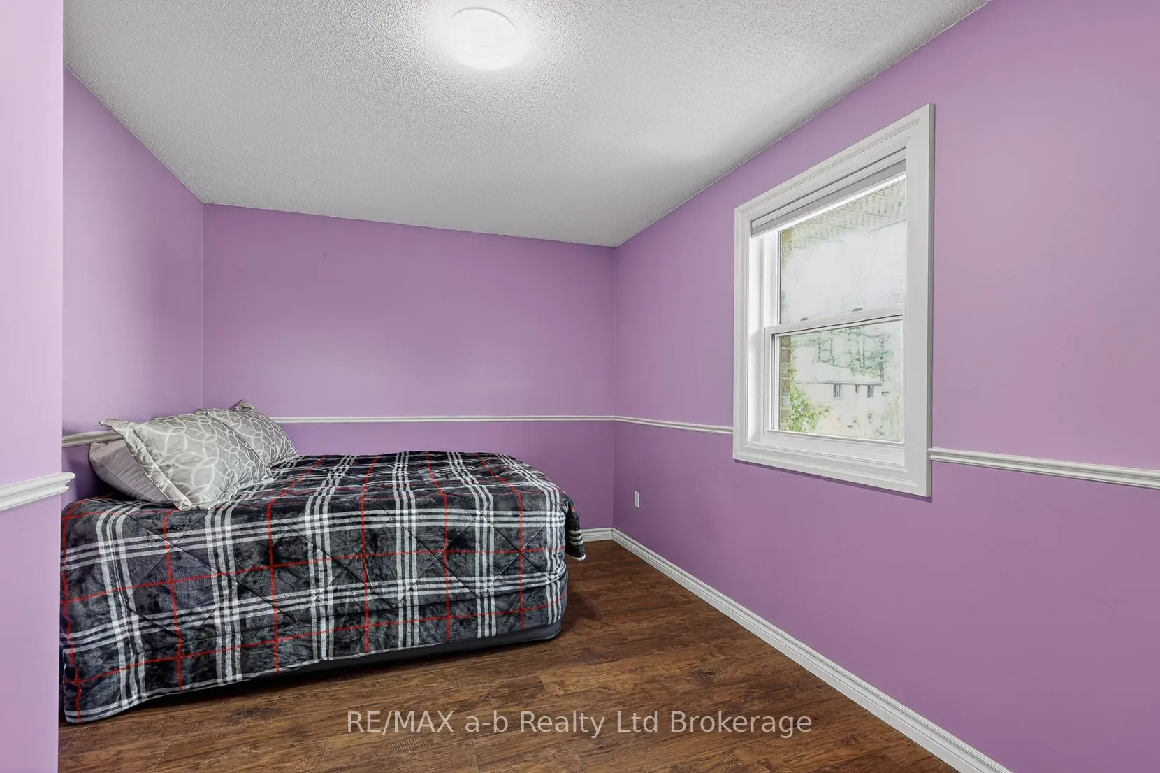 Photo 20 of 346 Riverview Drive, Strathroy-Caradoc, NE — HOMEH