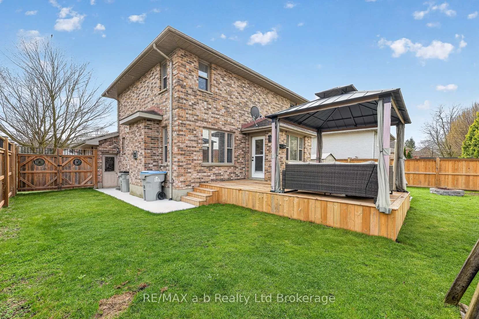 Photo 29 of 346 Riverview Drive, Strathroy-Caradoc, NE — HOMEH
