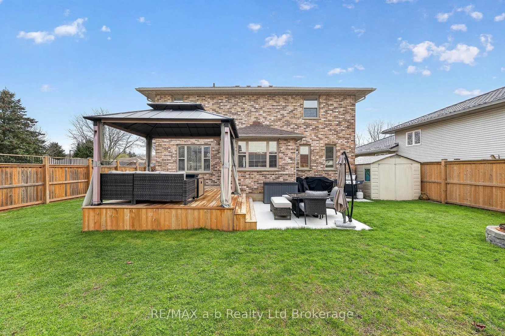 Photo 31 of 346 Riverview Drive, Strathroy-Caradoc, NE — HOMEH