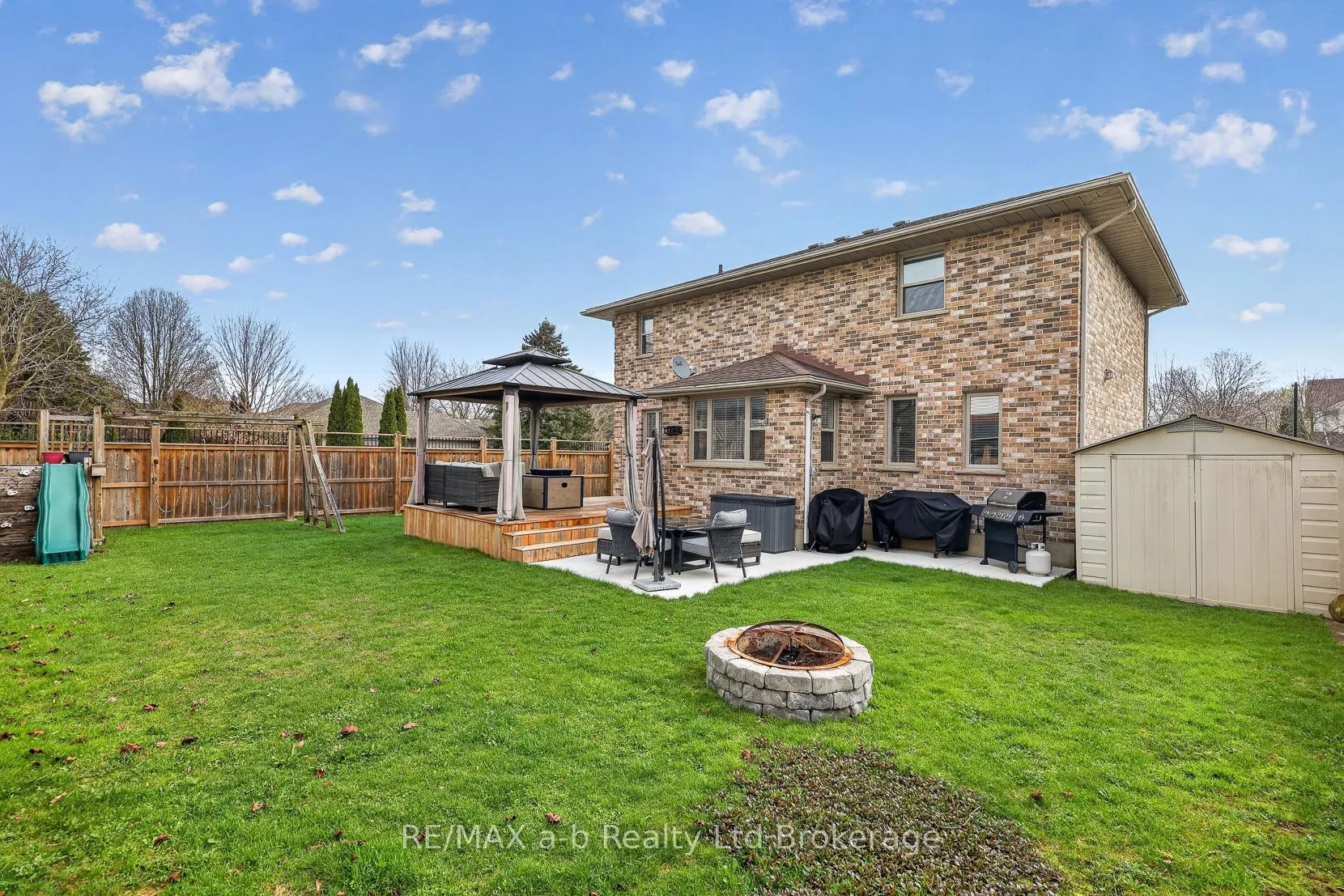 Photo 32 of 346 Riverview Drive, Strathroy-Caradoc, NE — HOMEH